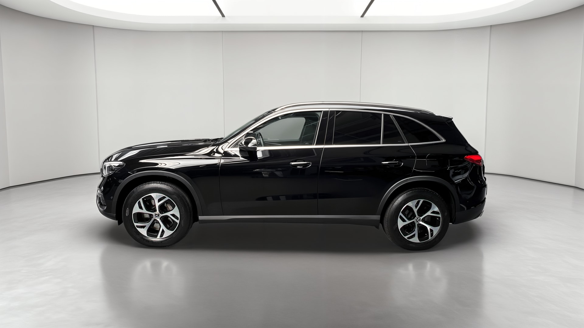 Mercedes-Benz GLC 300 e 9G-Tronic 4Matic Avantgarde Line — Profil gauche