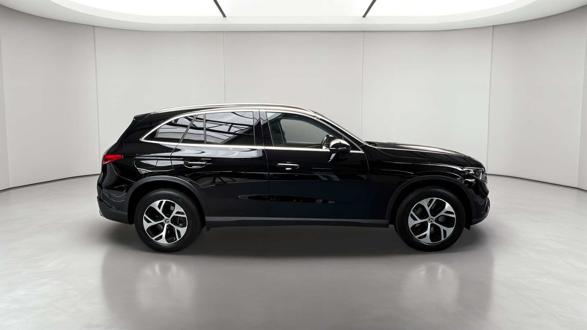 Mercedes-Benz GLC 300 e 9G-Tronic 4Matic Avantgarde Line — Profil droit