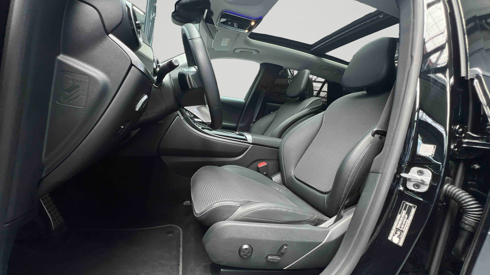 Mercedes-Benz GLC 300 e 9G-Tronic 4Matic Avantgarde Line — Siège conducteur