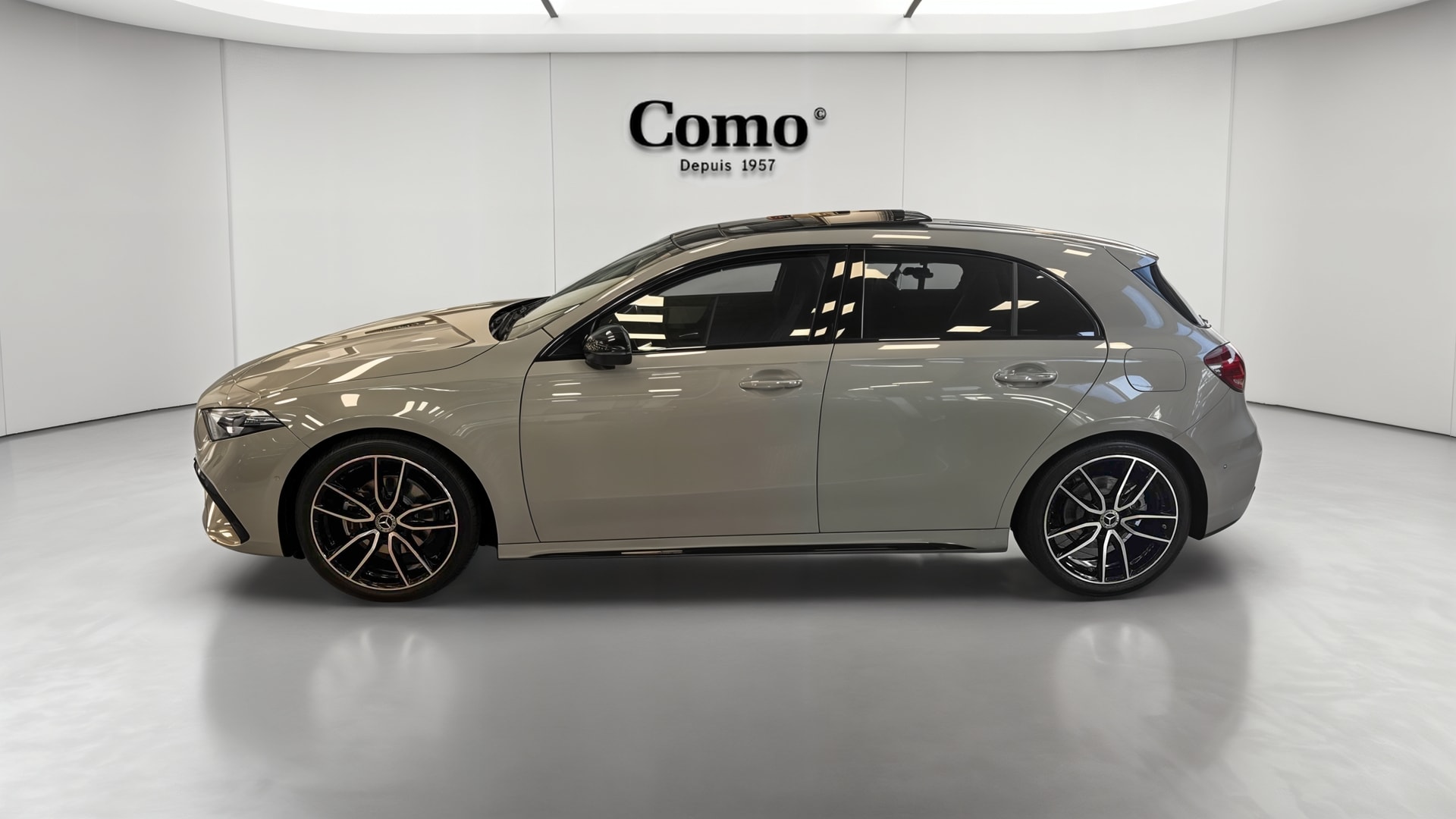 Mercedes-Benz Classe A 200 AMG Exclusive Design — Profil gauche