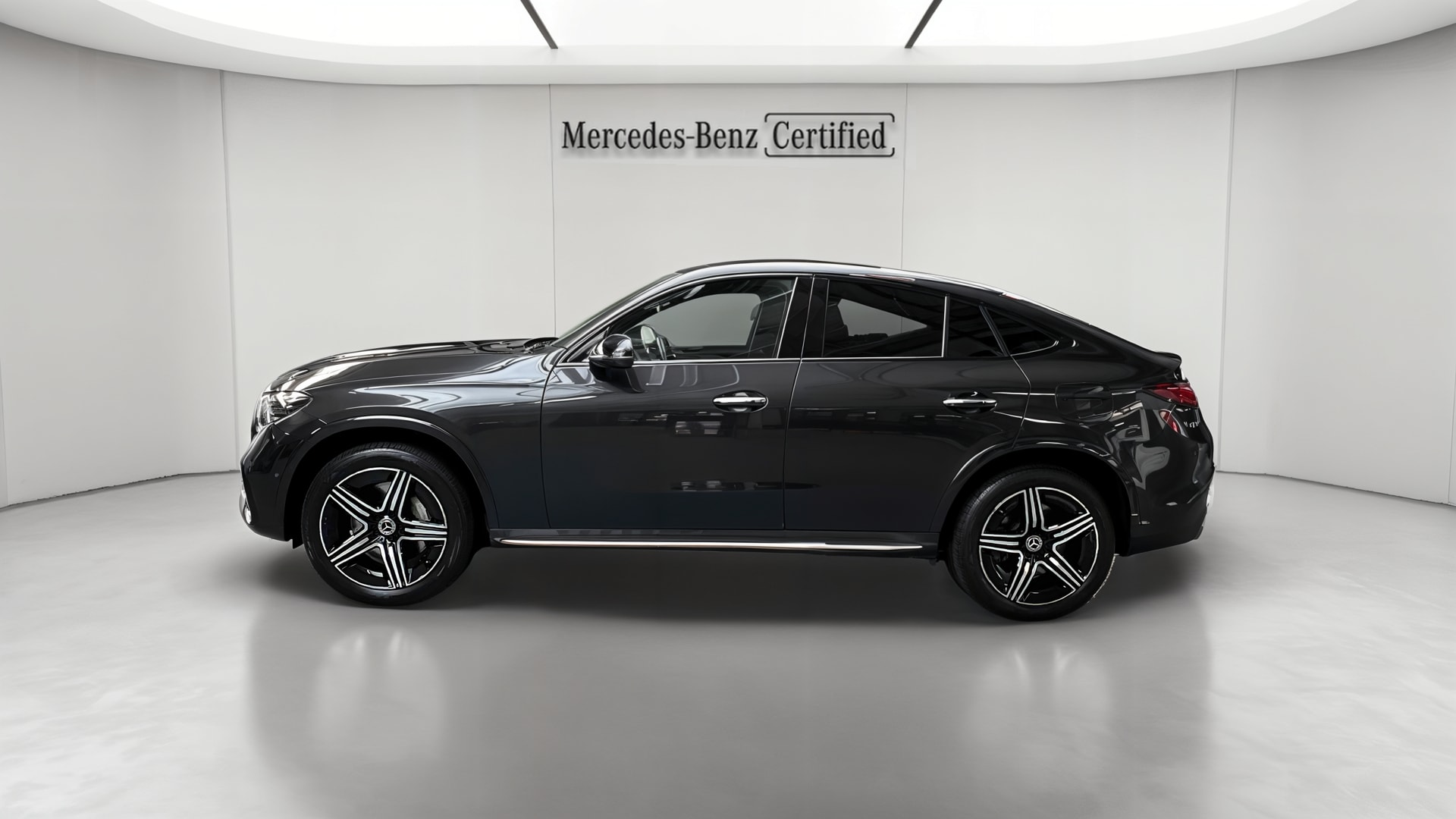 Mercedes-Benz GLC Coupe 300 e 9G-Tronic 4Matic AMG Line — Profil gauche