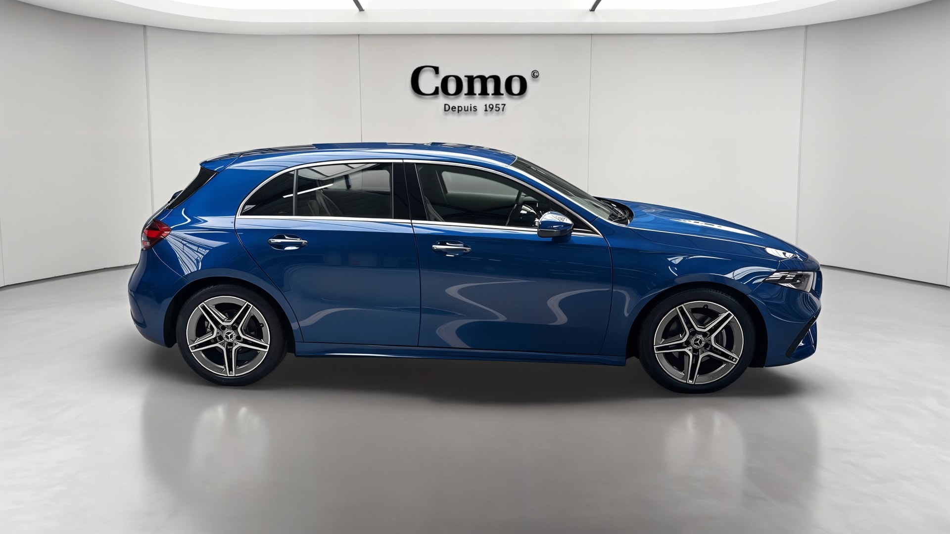 Mercedes-Benz Classe A 200 d AMG Line — Profil droit