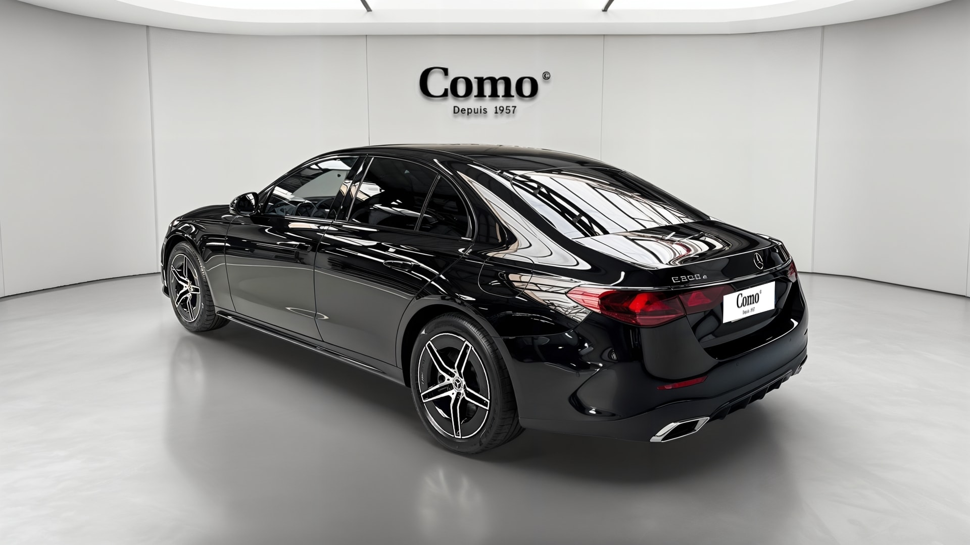 Mercedes-Benz Classe E 300 e Hybrid EQ 9G-Tronic AMG Line — 3/4 arrière gauche