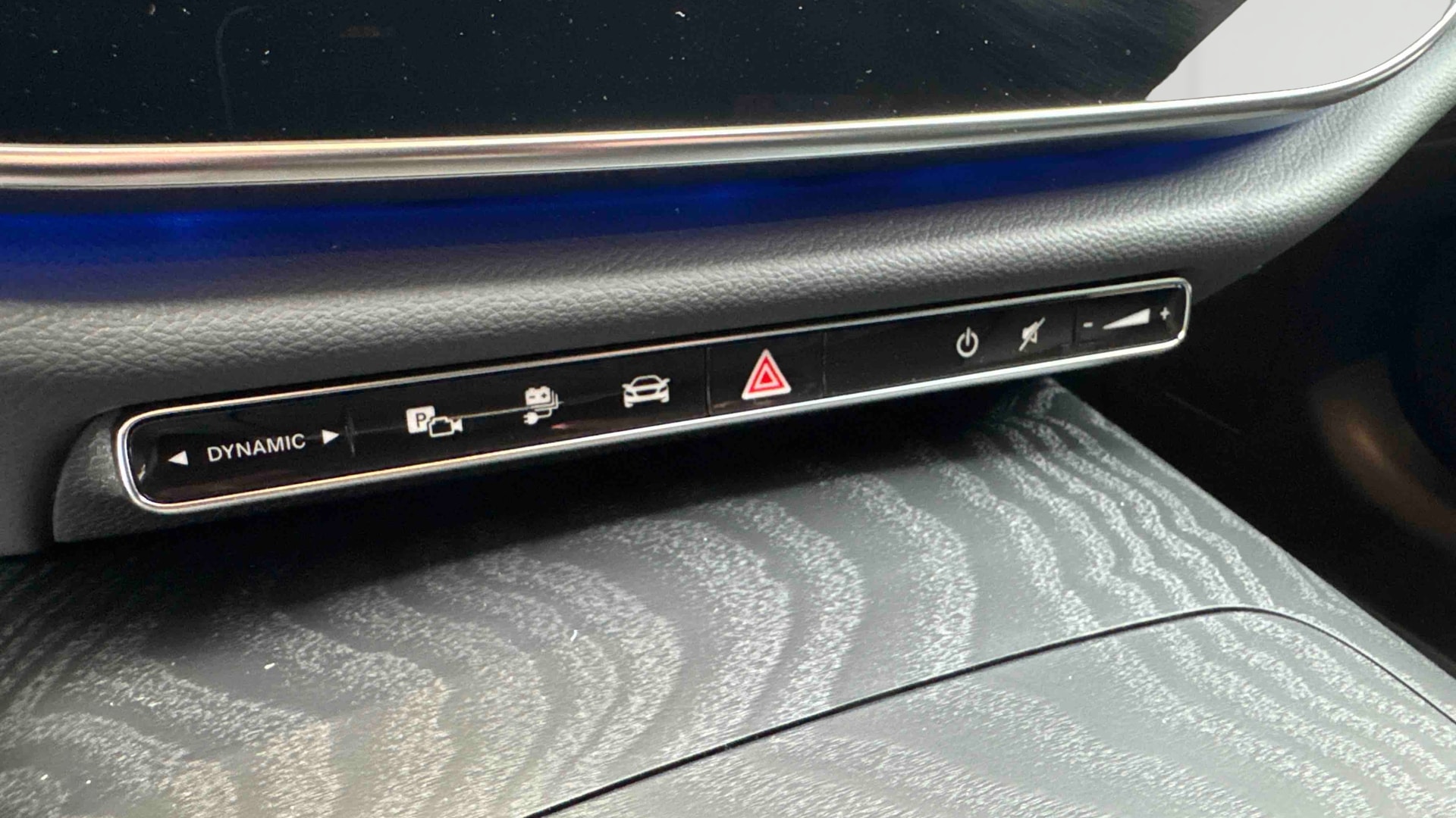 Mercedes-Benz Classe E 300 e Hybrid EQ 9G-Tronic AMG Line — photo 16