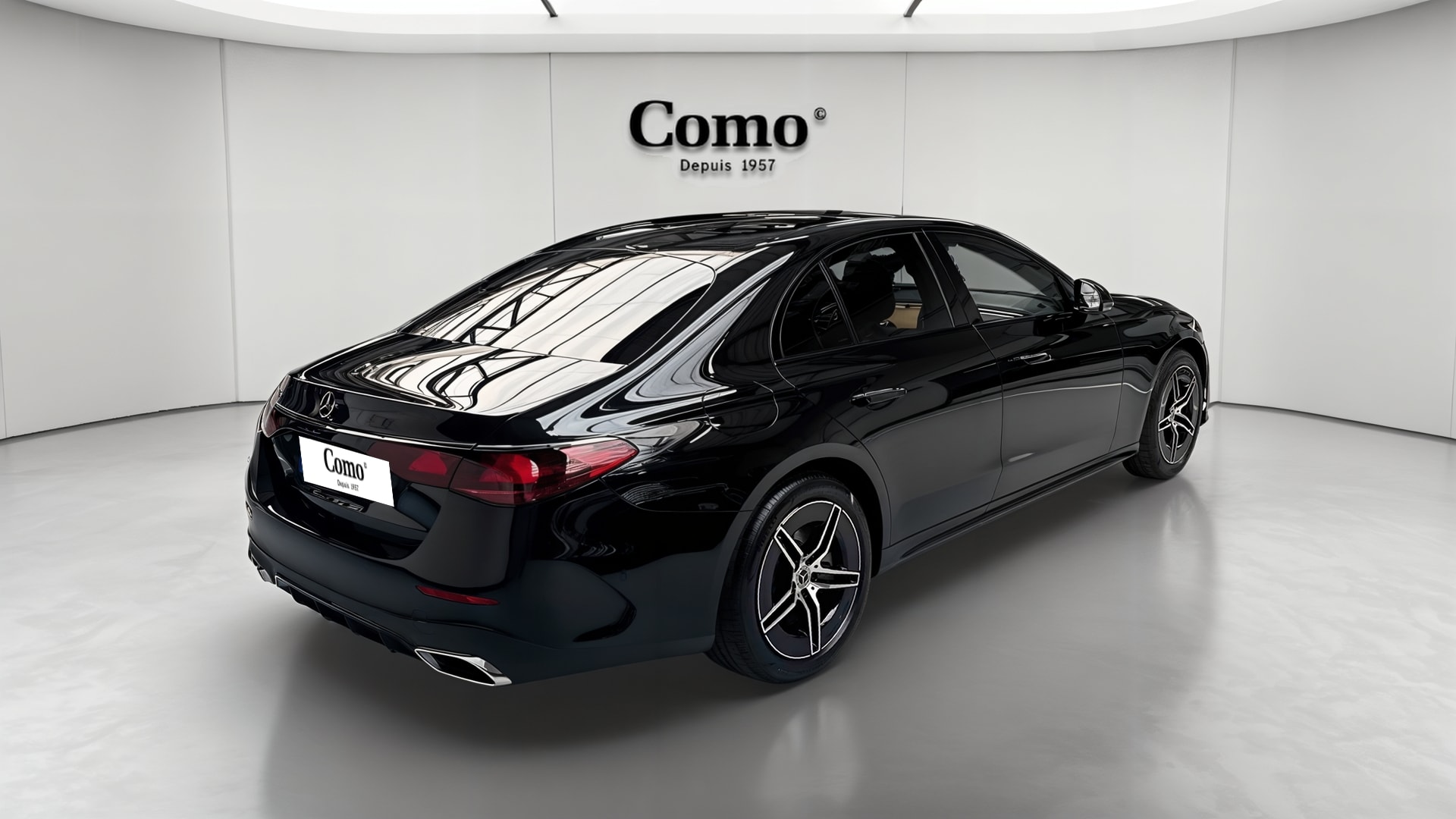 Mercedes-Benz Classe E 300 e Hybrid EQ 9G-Tronic AMG Line — 3/4 arrière droit