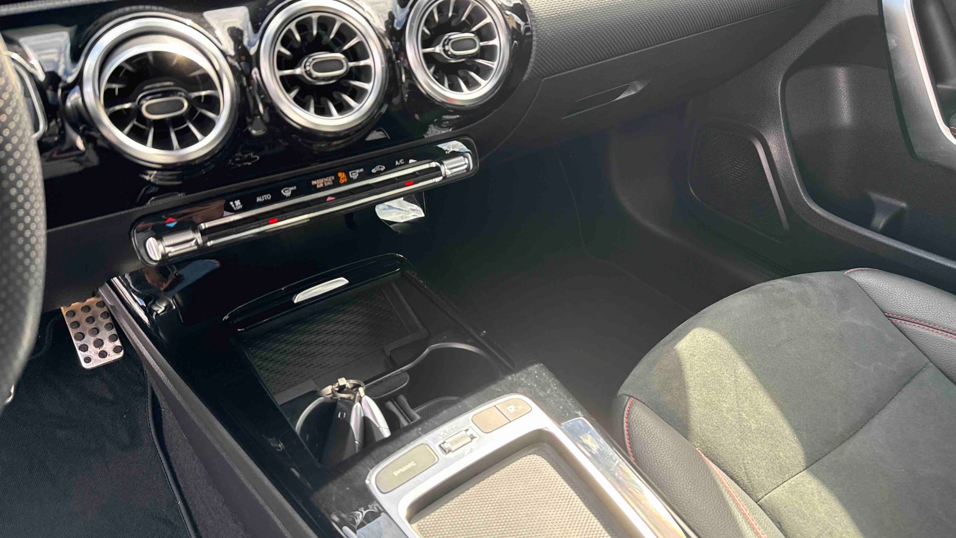 Mercedes-Benz Classe A 180 AMG Line — photo 16