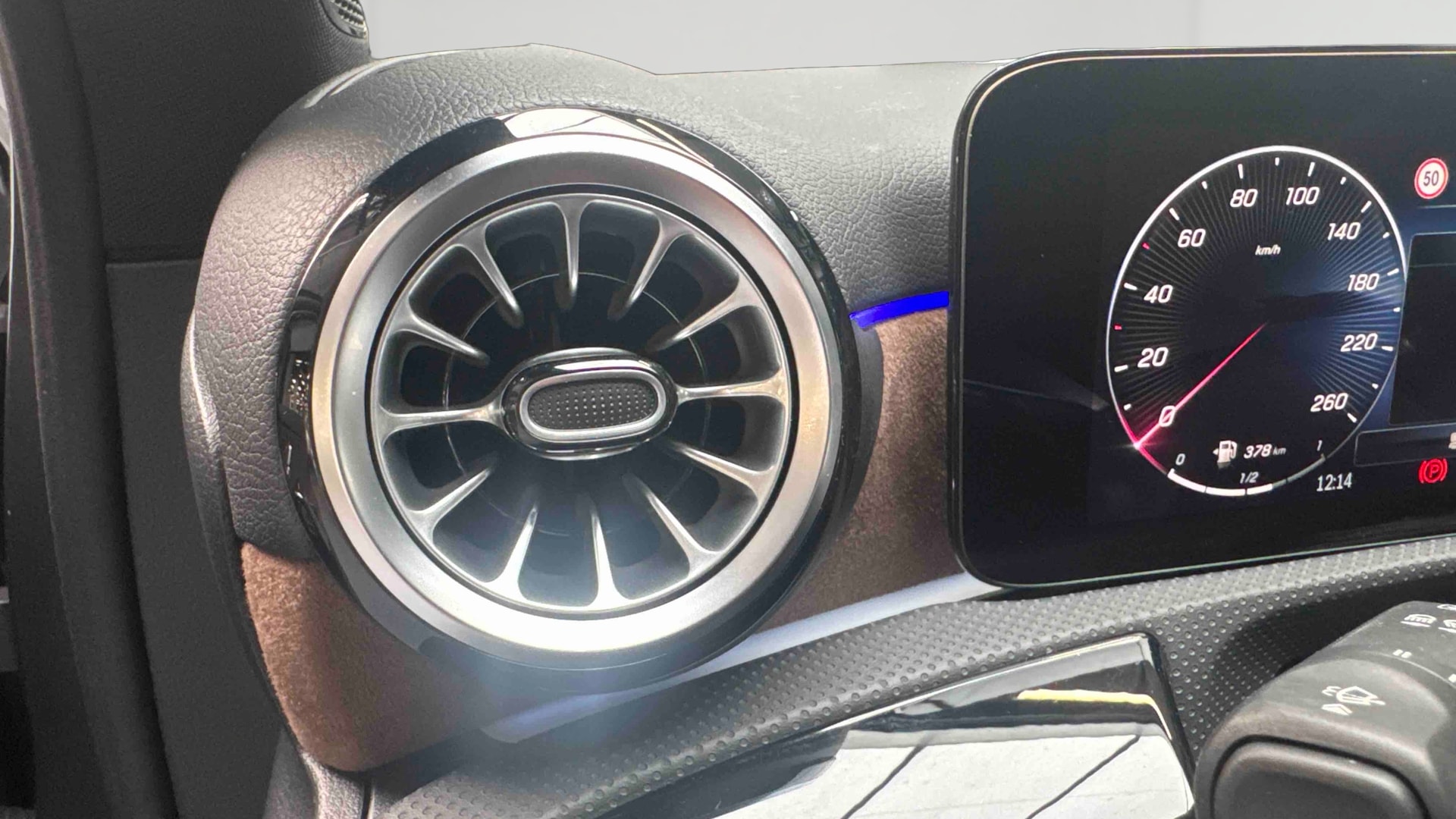 Mercedes-Benz Classe A 250 e Hybrid EQ AMG Line — photo 20