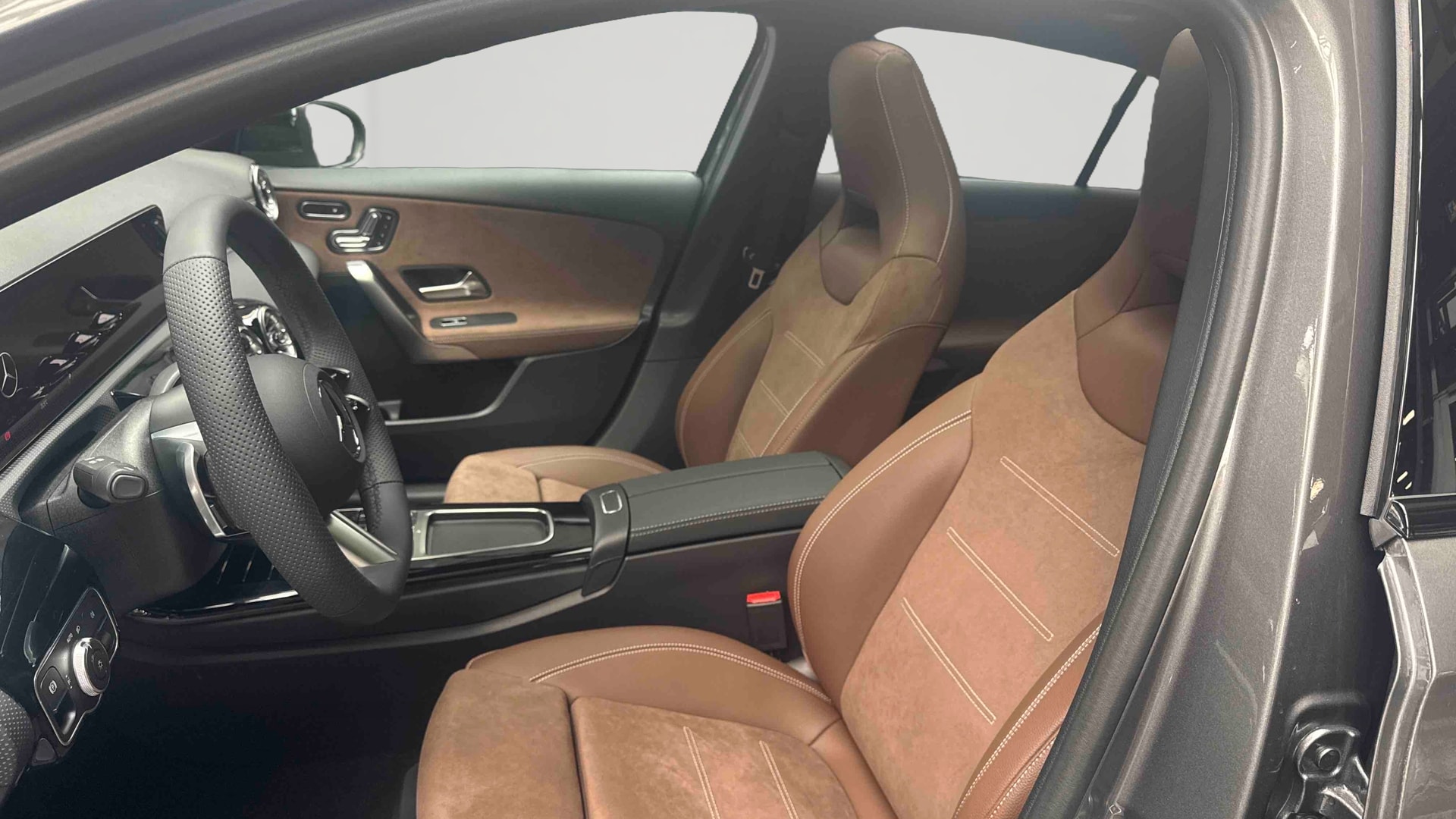 Mercedes-Benz Classe A 250 e Hybrid EQ AMG Line — Siège conducteur