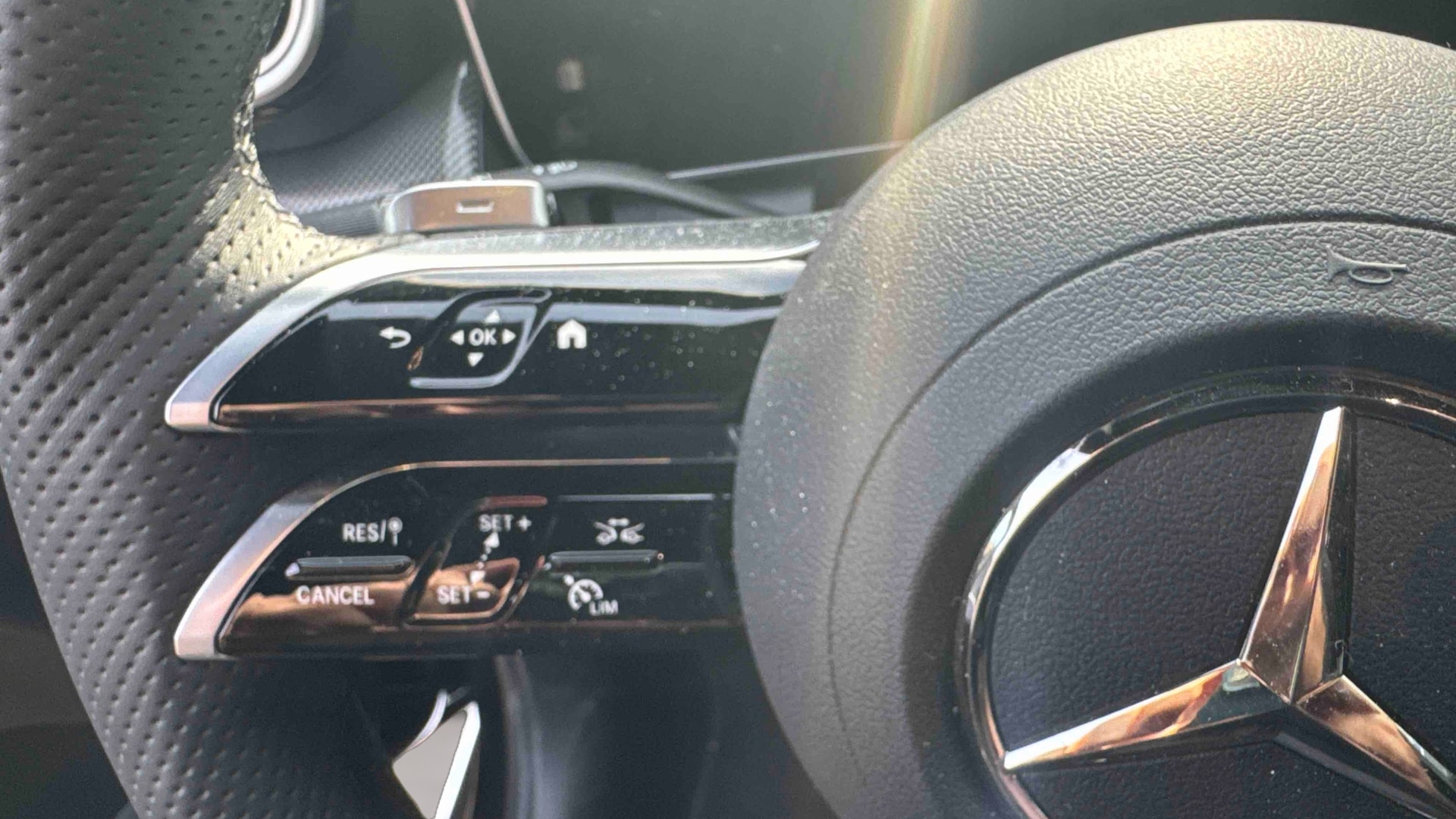 Mercedes-Benz GLC 300 e Hybrid EQ 9G-Tronic 4Matic AMG Line + — photo 17
