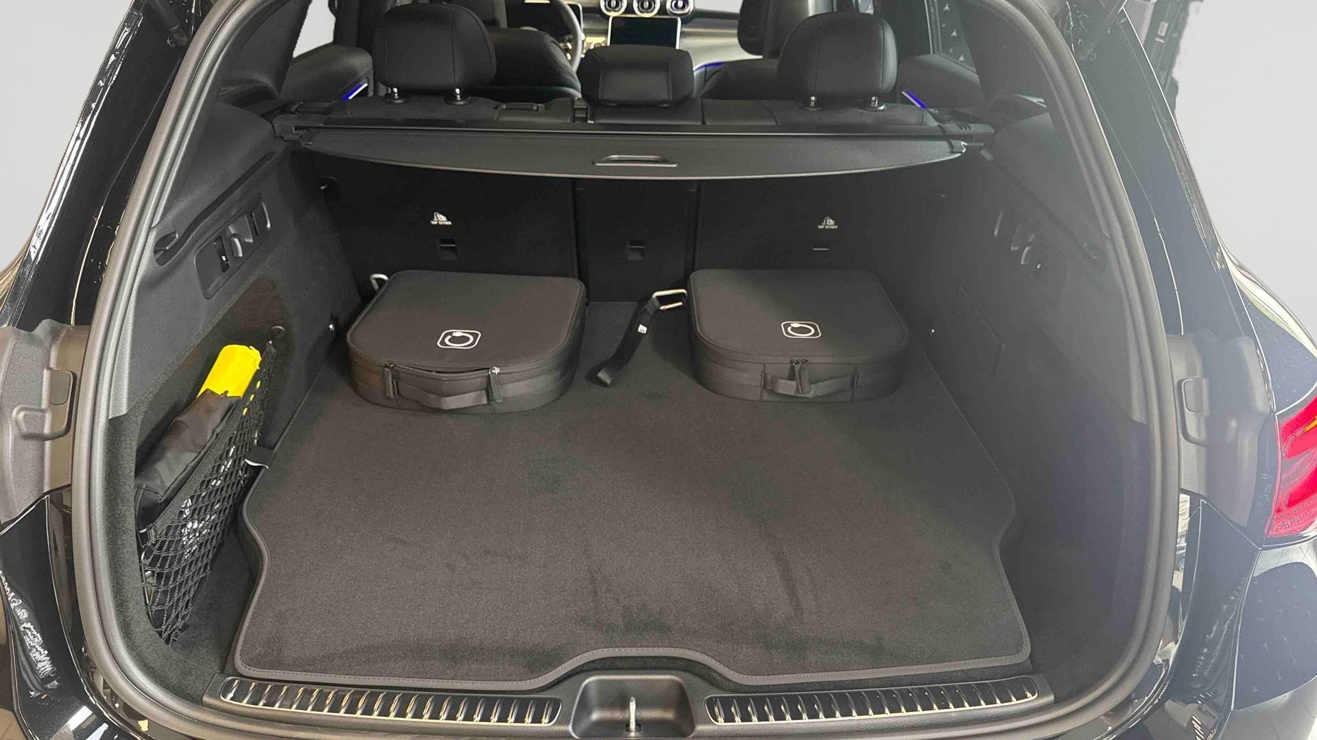 Mercedes-Benz GLC 300 e Hybrid EQ 9G-Tronic 4Matic AMG Line + — Coffre