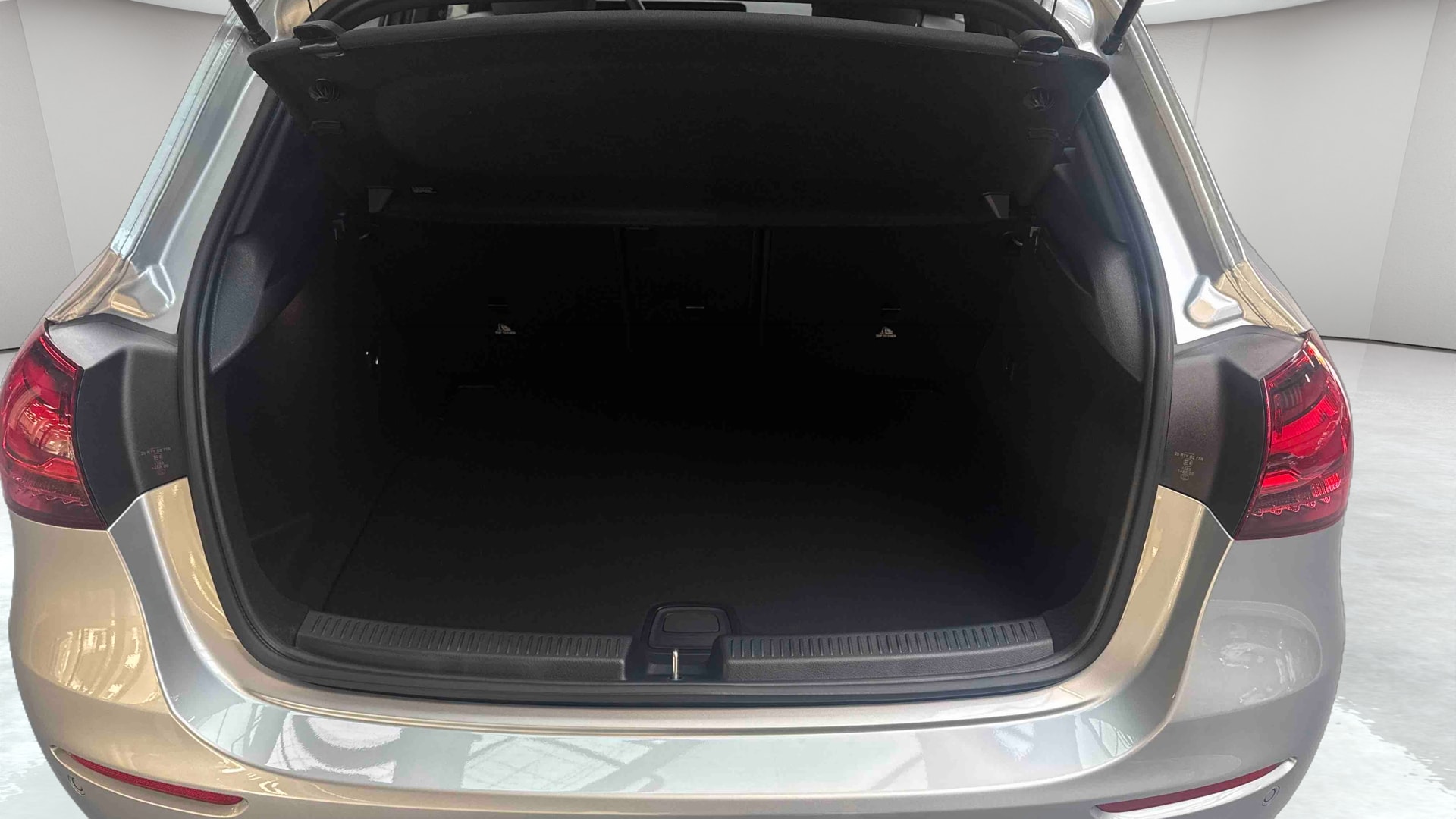 Mercedes-Benz Classe A 180 Business Line — Coffre