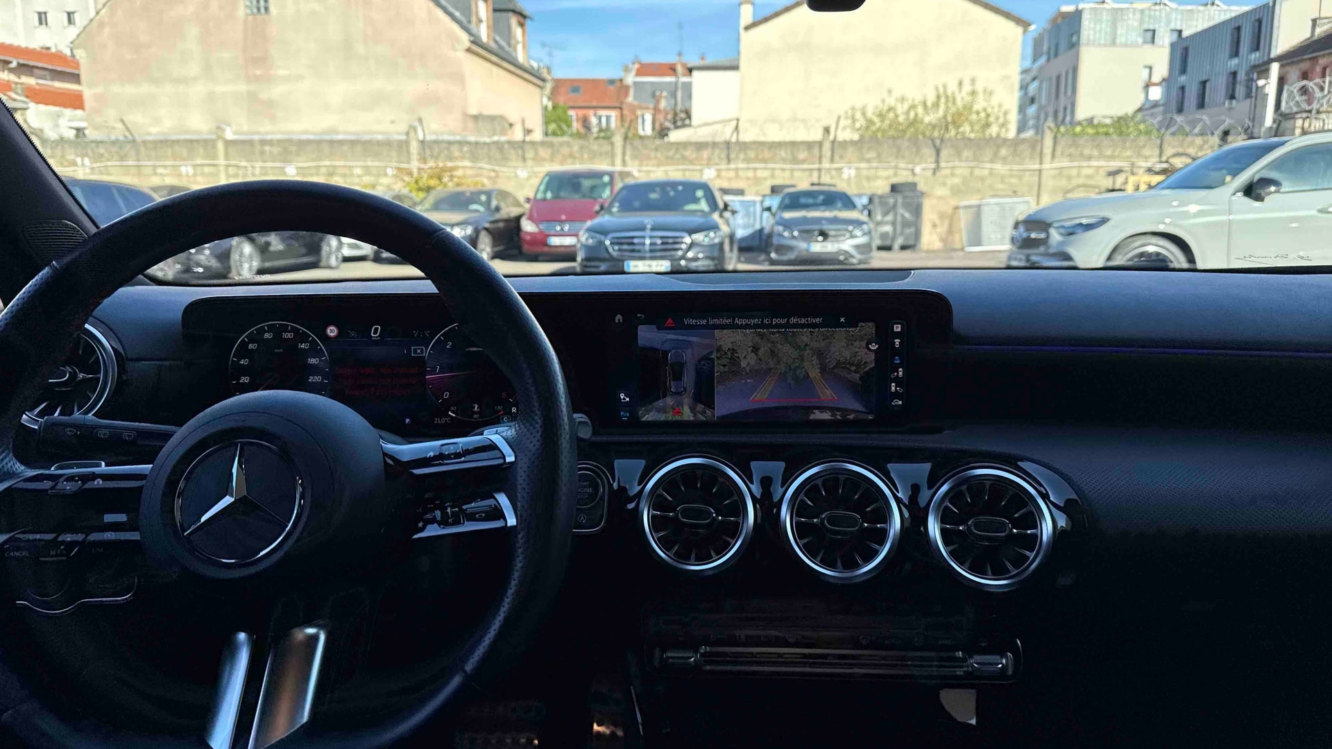 Mercedes-Benz Classe A 200 d AMG Line — Planche de bord