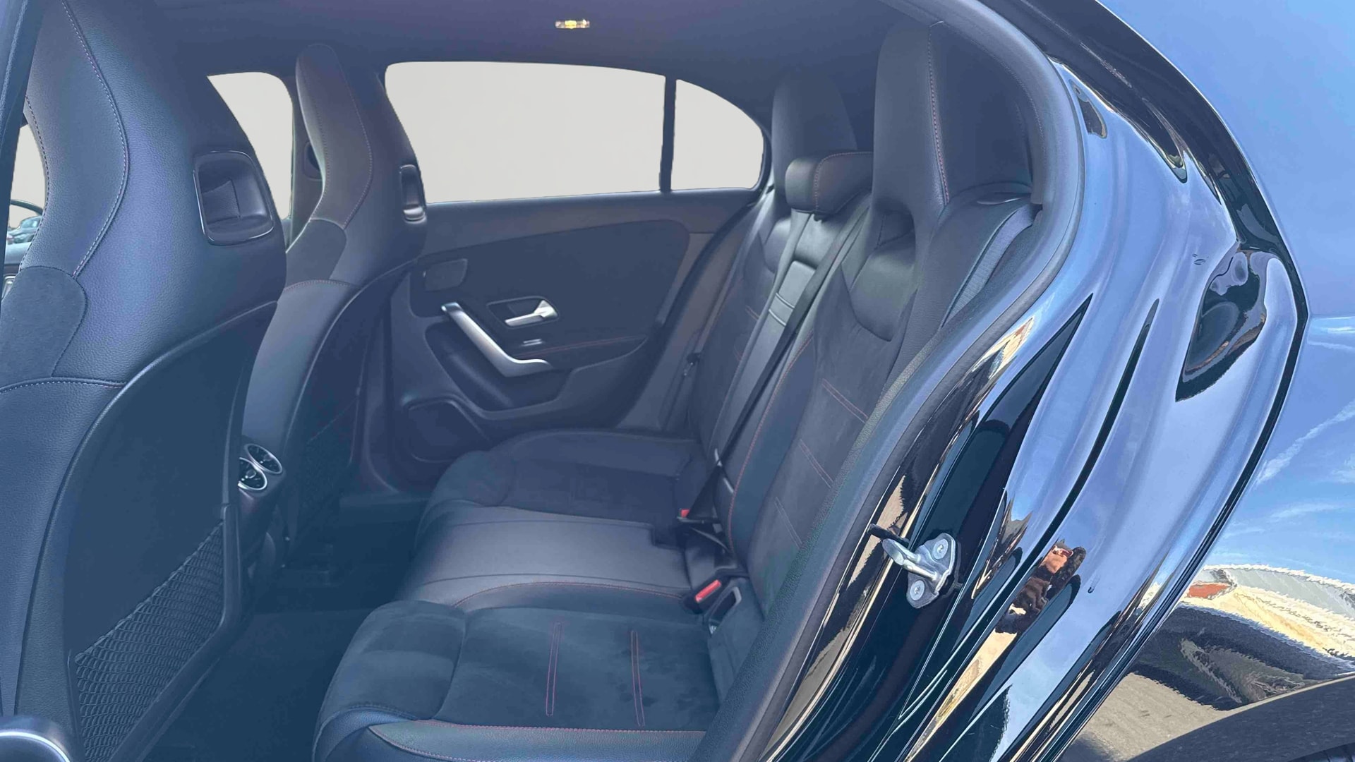 Mercedes-Benz Classe A 200 d AMG Line — Siège arrière gauche