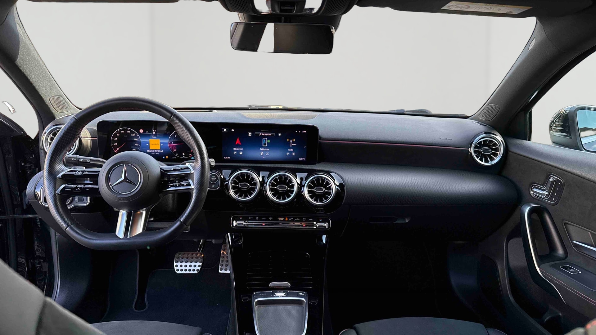 Mercedes-Benz Classe A 200 d AMG Line — photo 18