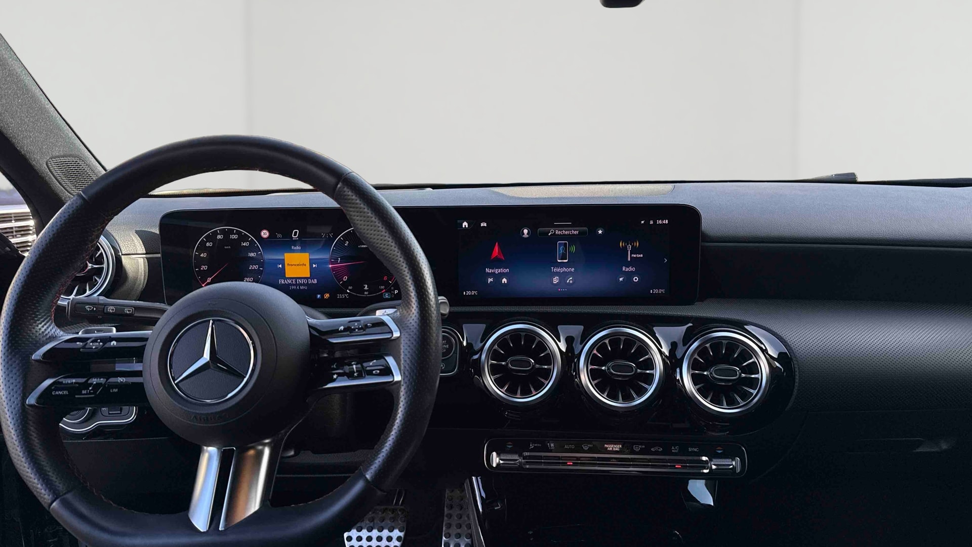 Mercedes-Benz Classe A 200 d AMG Line — photo 15