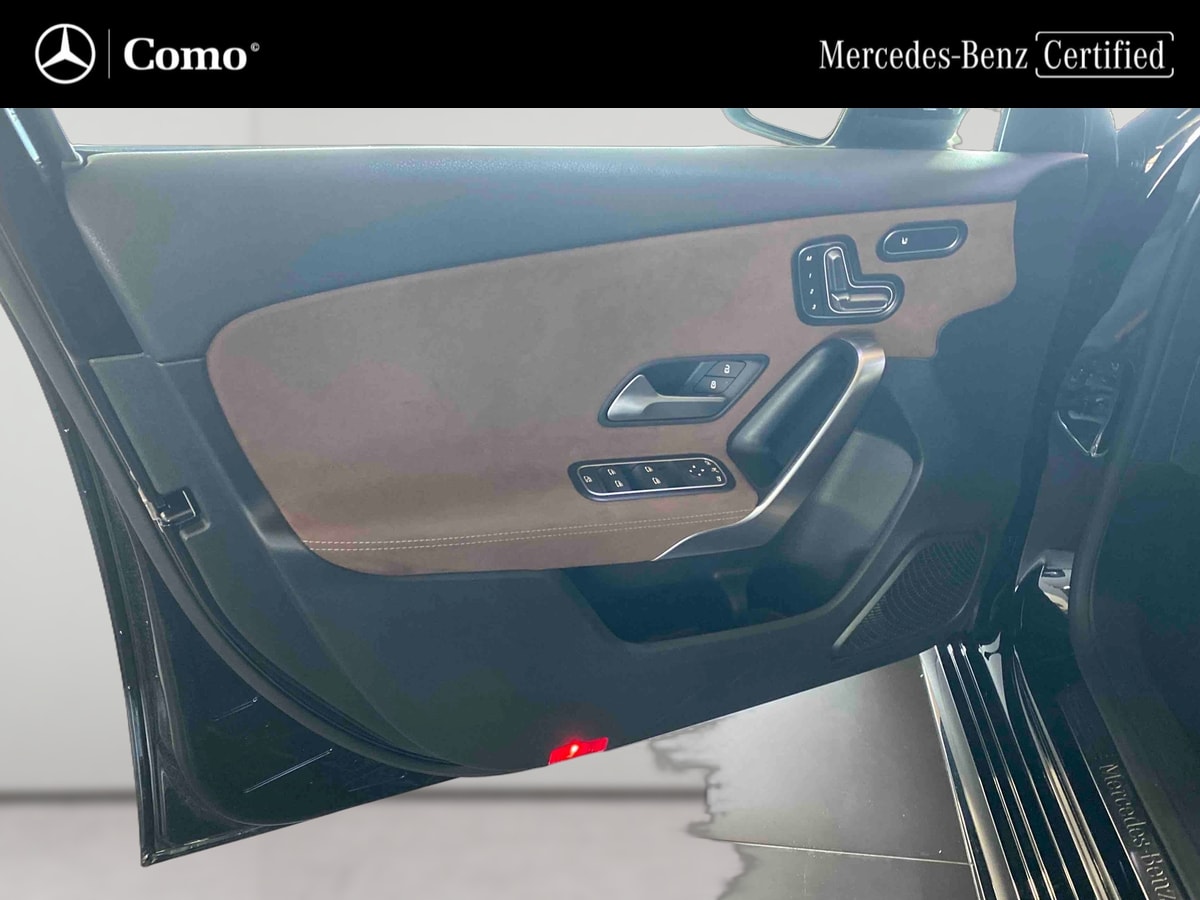 Mercedes-Benz Classe A 180 AMG Line — Panneau de porte avant gauche