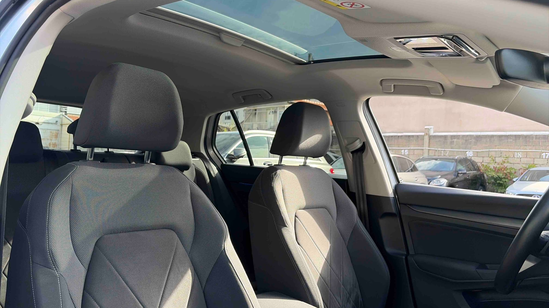 Volkswagen Golf 1.5 eTSI OPF 150 DSG7 Style 1st — photo 25