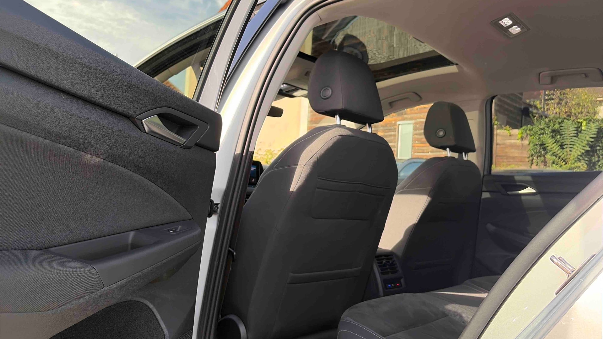 Volkswagen Golf 1.5 eTSI OPF 150 DSG7 Style 1st — photo 24