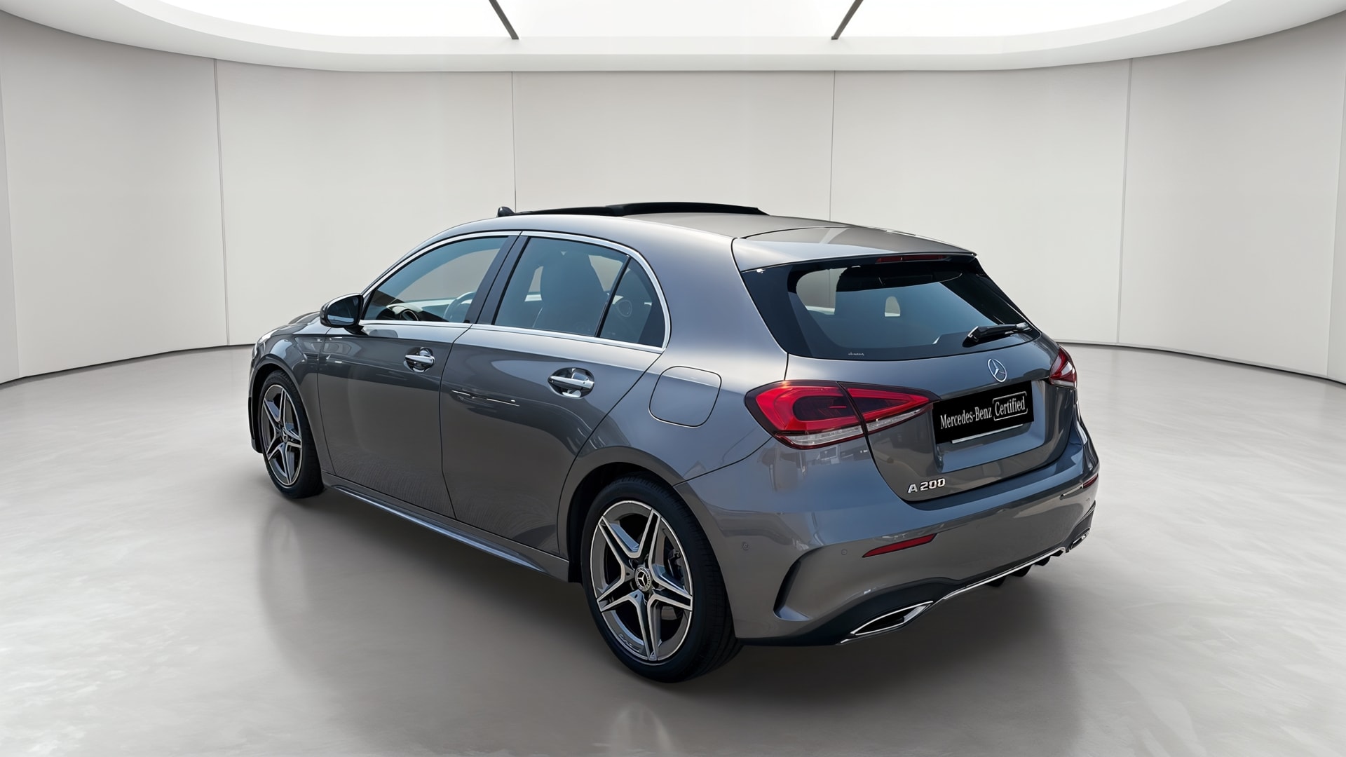 Mercedes-Benz Classe A 200 7G-DCT AMG Line — 3/4 arrière gauche