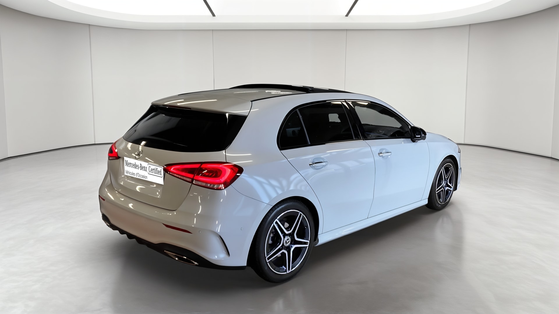 Mercedes-Benz Classe A 180 7G-DCT AMG Line — 3/4 arrière droit