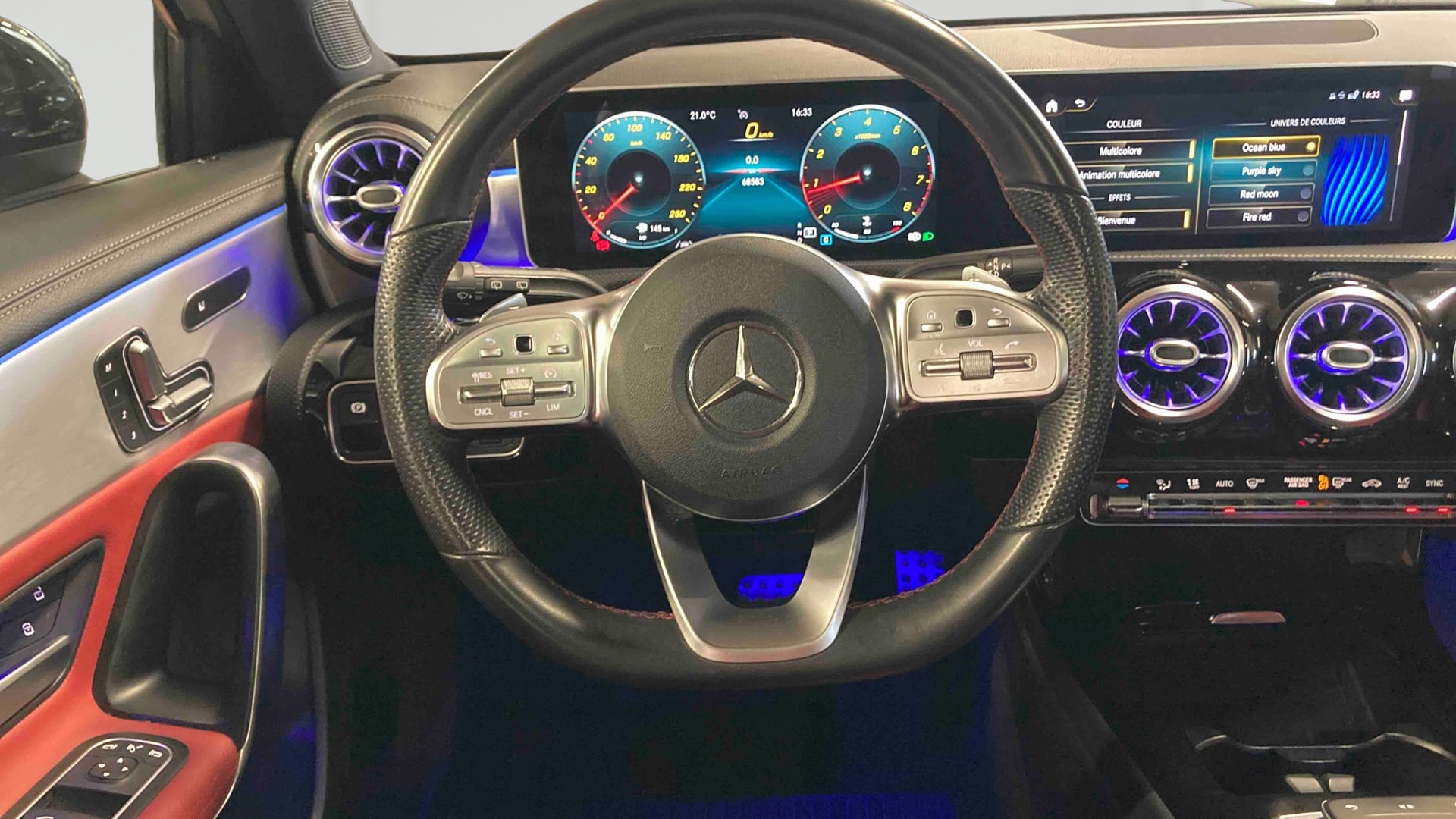 Mercedes-Benz Classe A 180 7G-DCT AMG Line — Poste de pilotage