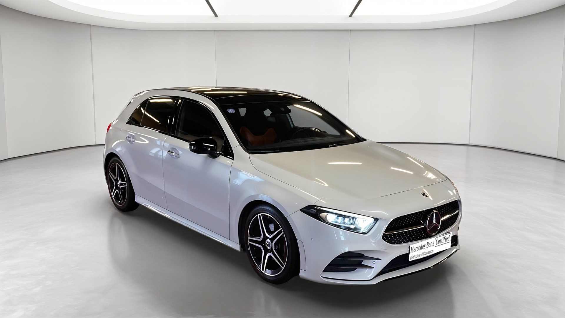 Mercedes-Benz Classe A 180 7G-DCT AMG Line — 3/4 avant droit