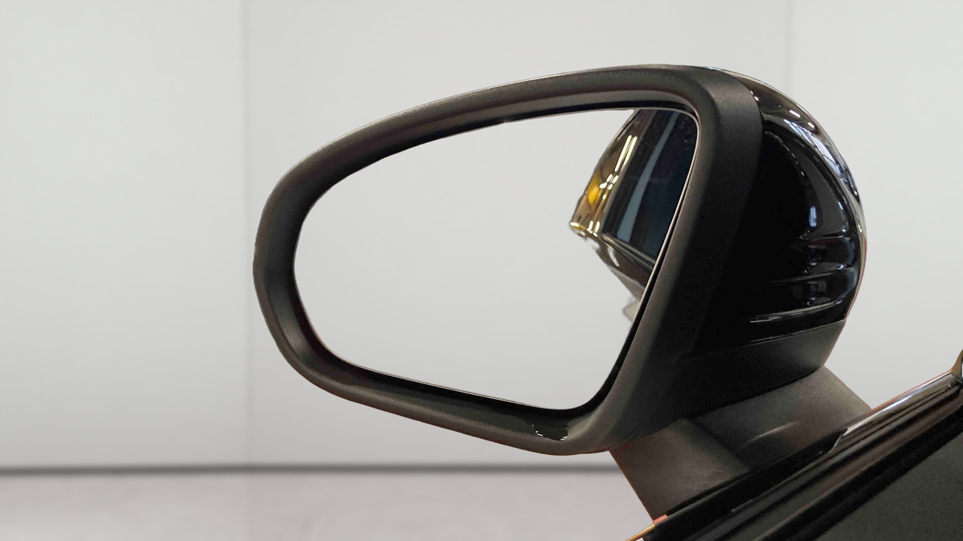 Mercedes-Benz Classe A 180 7G-DCT AMG Line — photo 18