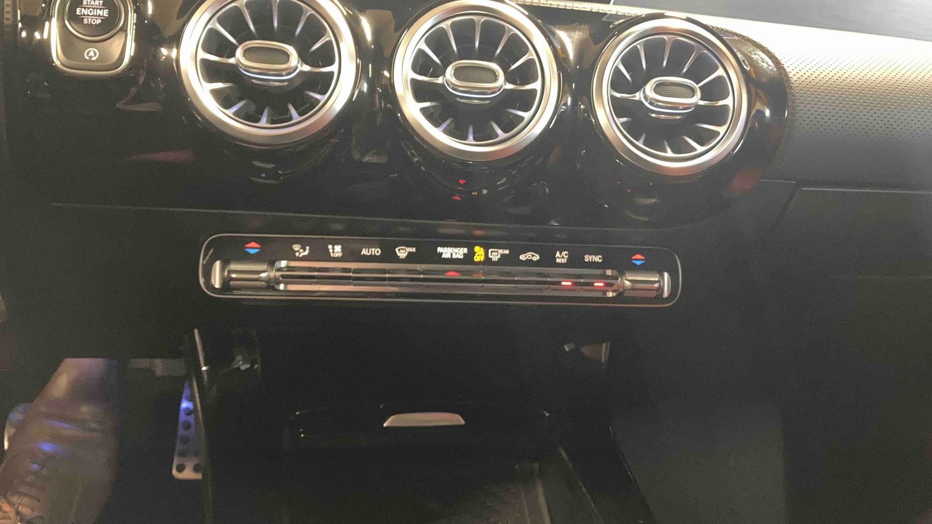 Mercedes-Benz Classe A 180 7G-DCT AMG Line — photo 20