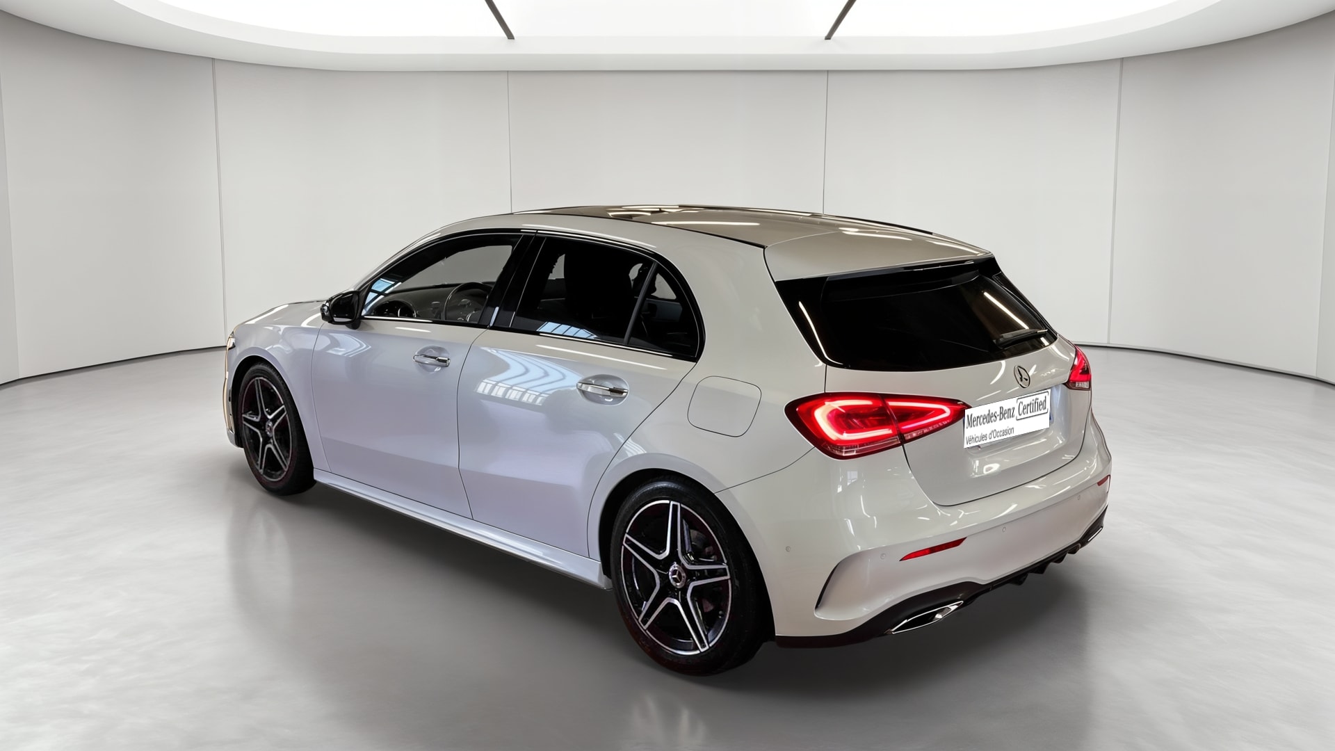 Mercedes-Benz Classe A 180 7G-DCT AMG Line — 3/4 arrière gauche