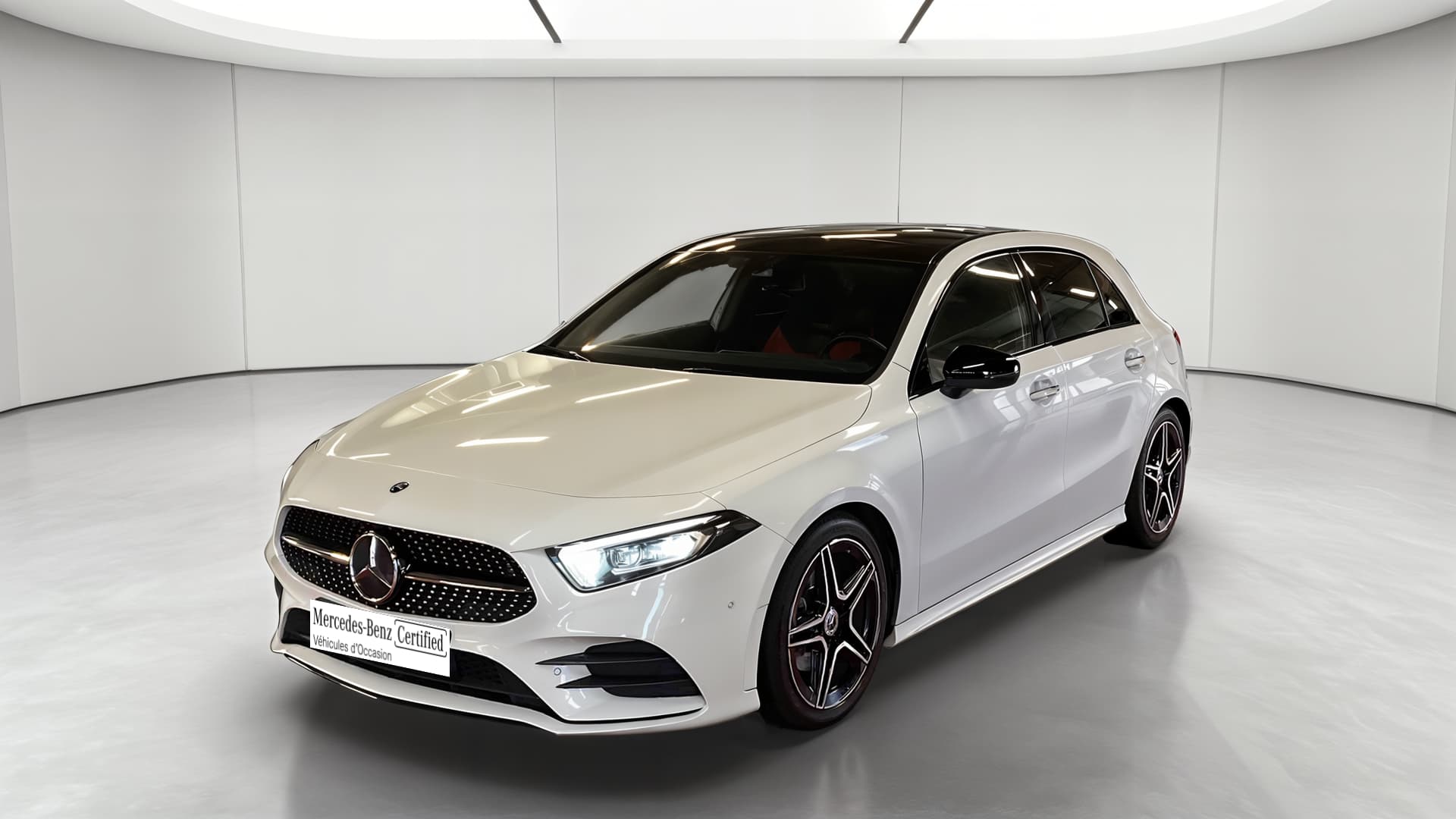 Mercedes-Benz Classe A 180 7G-DCT AMG Line — 3/4 avant gauche
