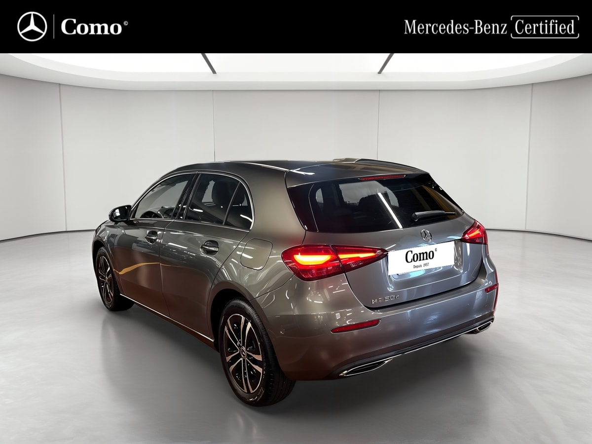 Mercedes-Benz Classe A 250 e Hybrid EQ Business Line — 3/4 arrière gauche