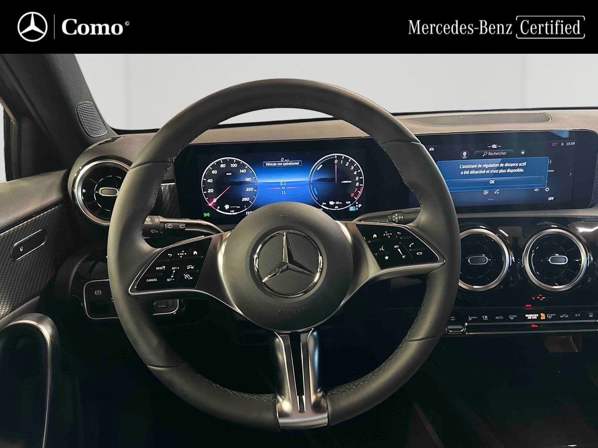 Mercedes-Benz Classe A 250 e Hybrid EQ Business Line — Poste de pilotage