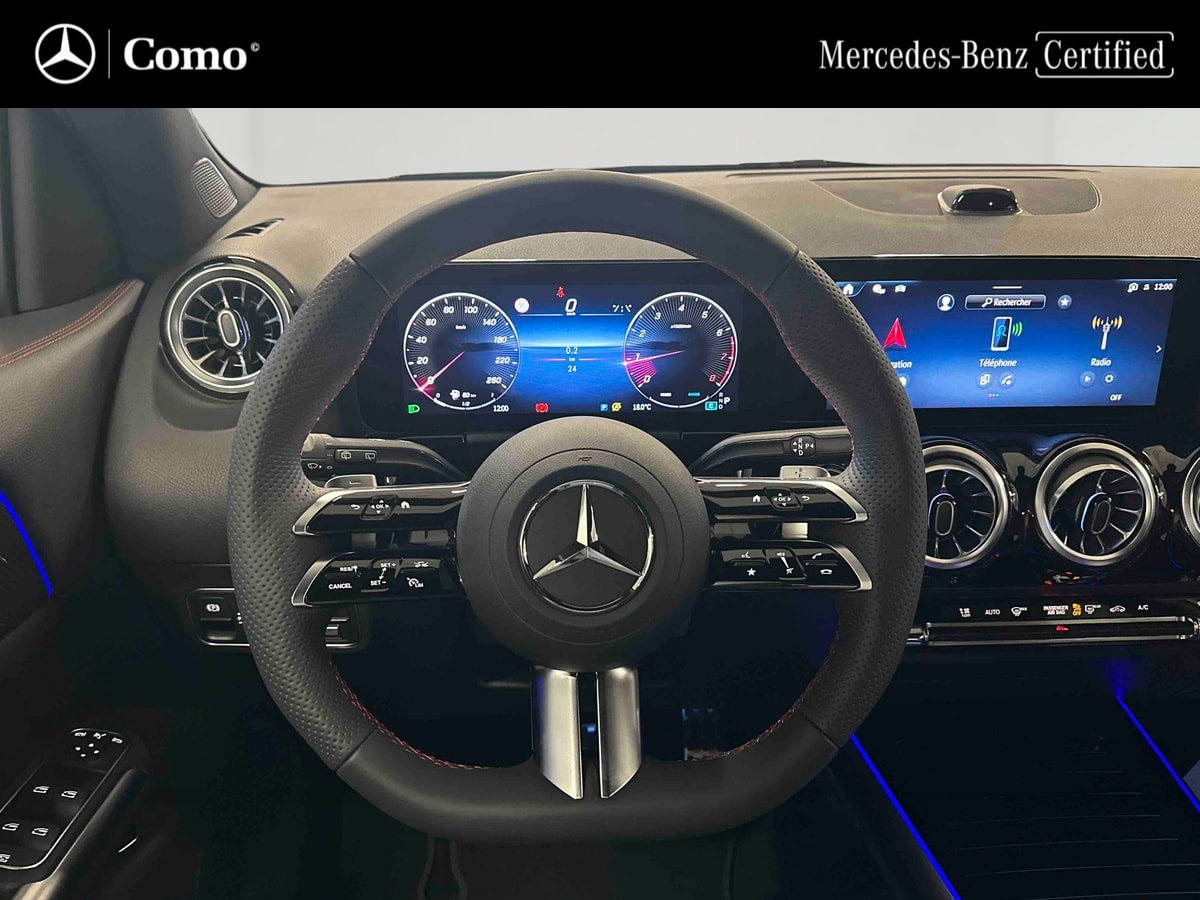 Mercedes-Benz GLA 200 7G-DCT Edition 140 — Poste de pilotage
