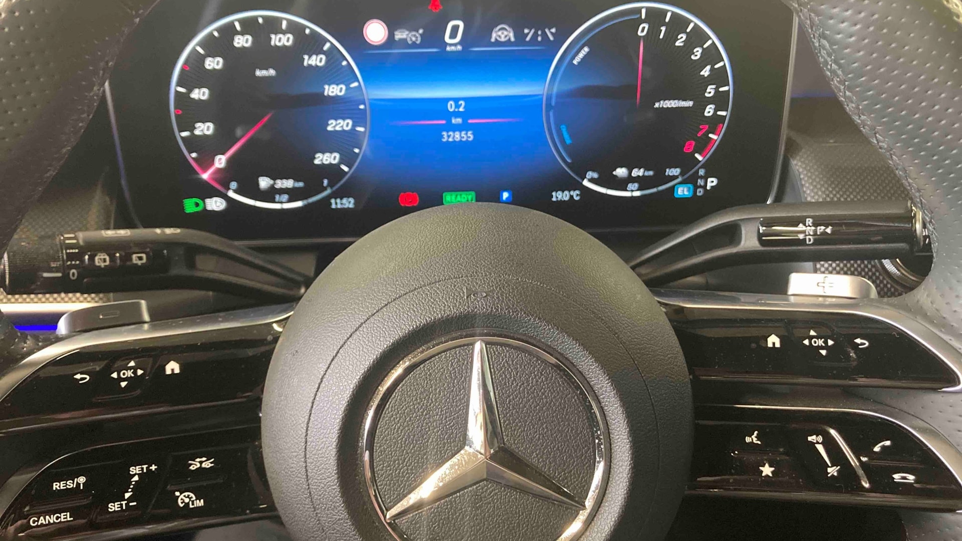 Mercedes-Benz GLC 400 e 9G-Tronic 4Matic AMG Line — Poste de pilotage