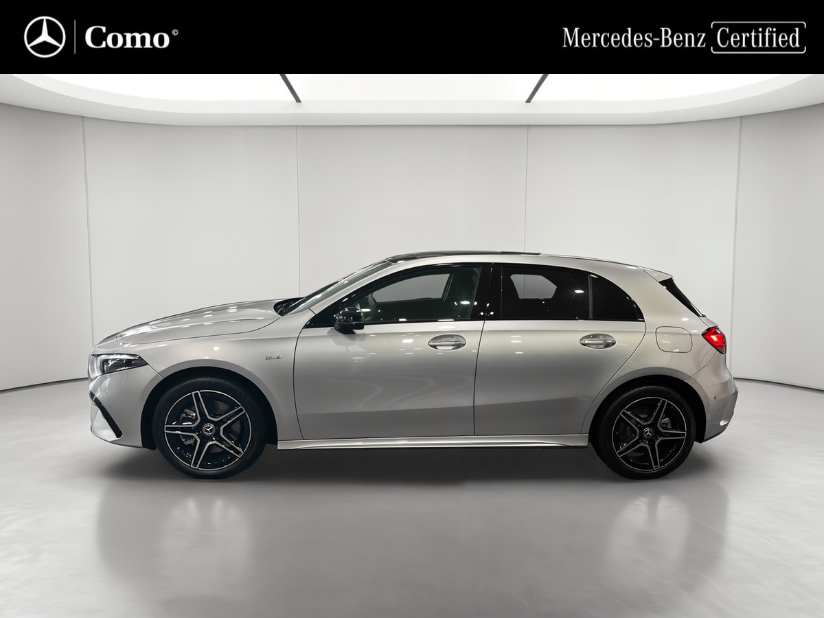 Mercedes-Benz Classe A 250 e Hybrid EQ AMG Line — Profil gauche