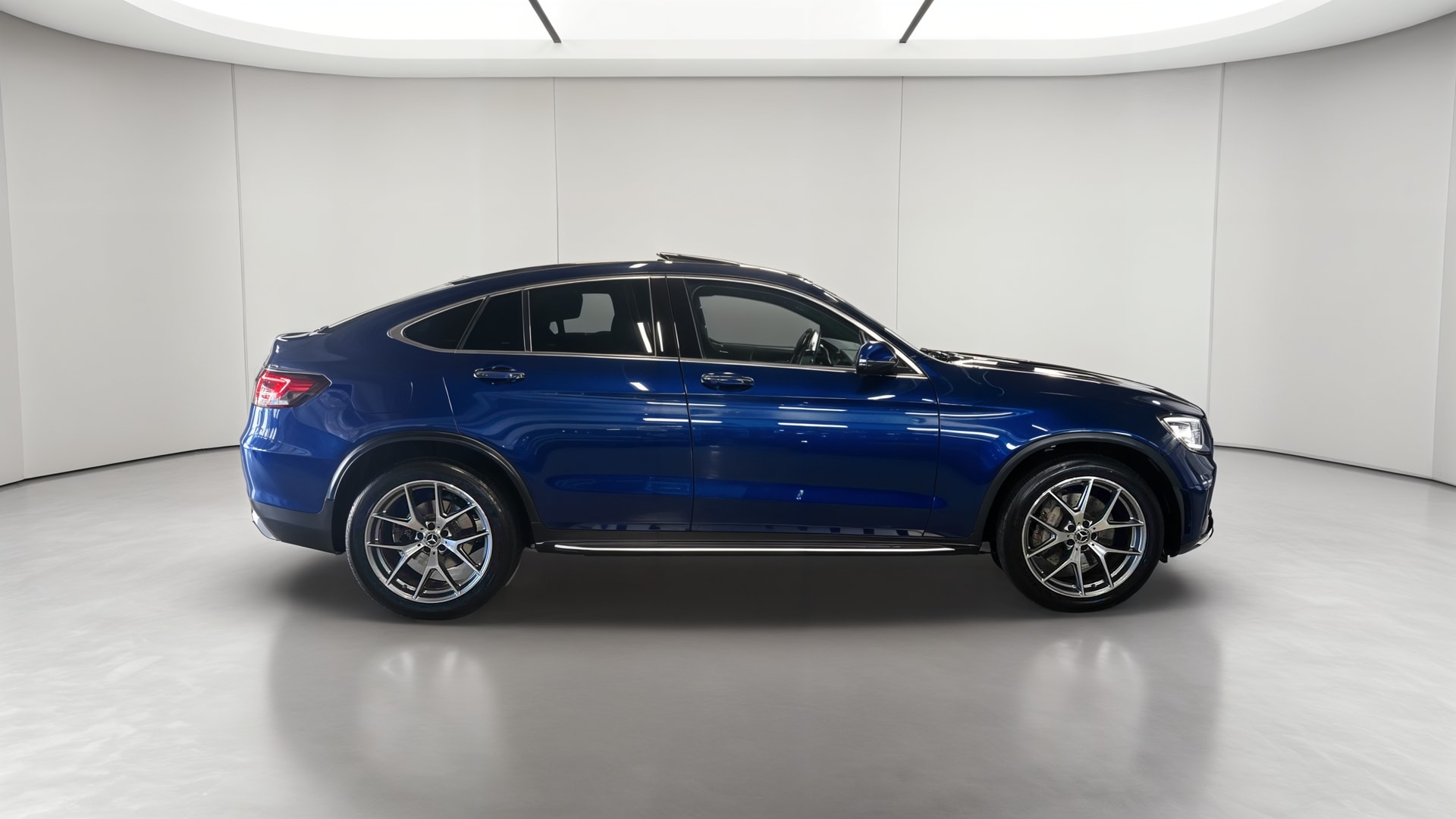 Mercedes-Benz GLC Coupé 300 EQBoost 9G-Tronic 4Matic Launch Edition AMG Line — Profil droit