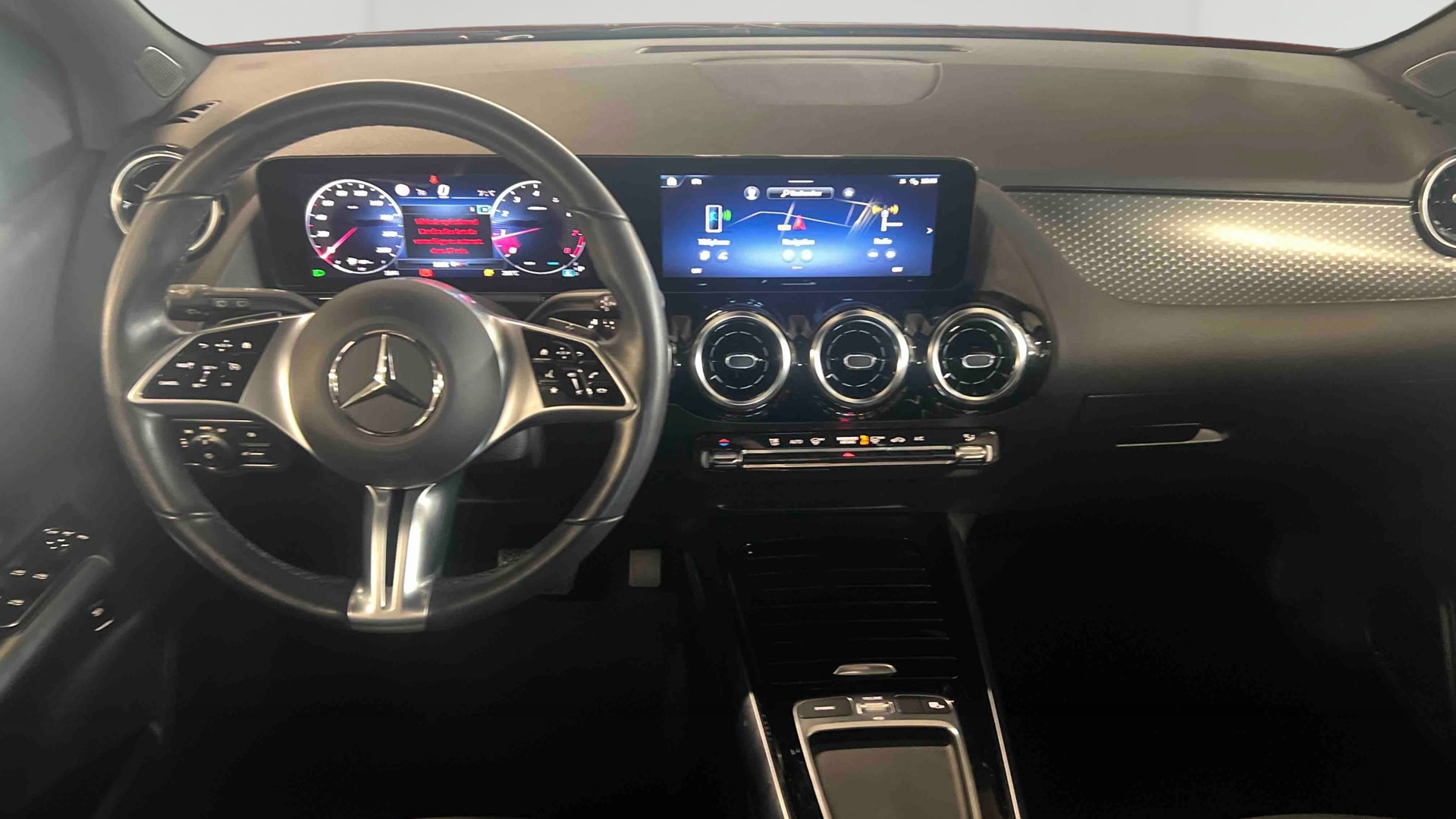 Mercedes-Benz Classe B 180 7G-DCT Progressive Line — Planche de bord
