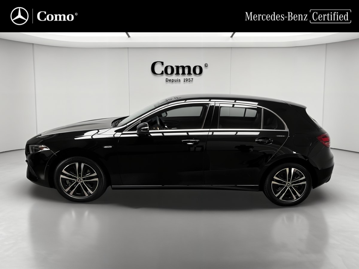 Mercedes-Benz Classe A 250 e Hybrid EQ Business Line — Profil gauche