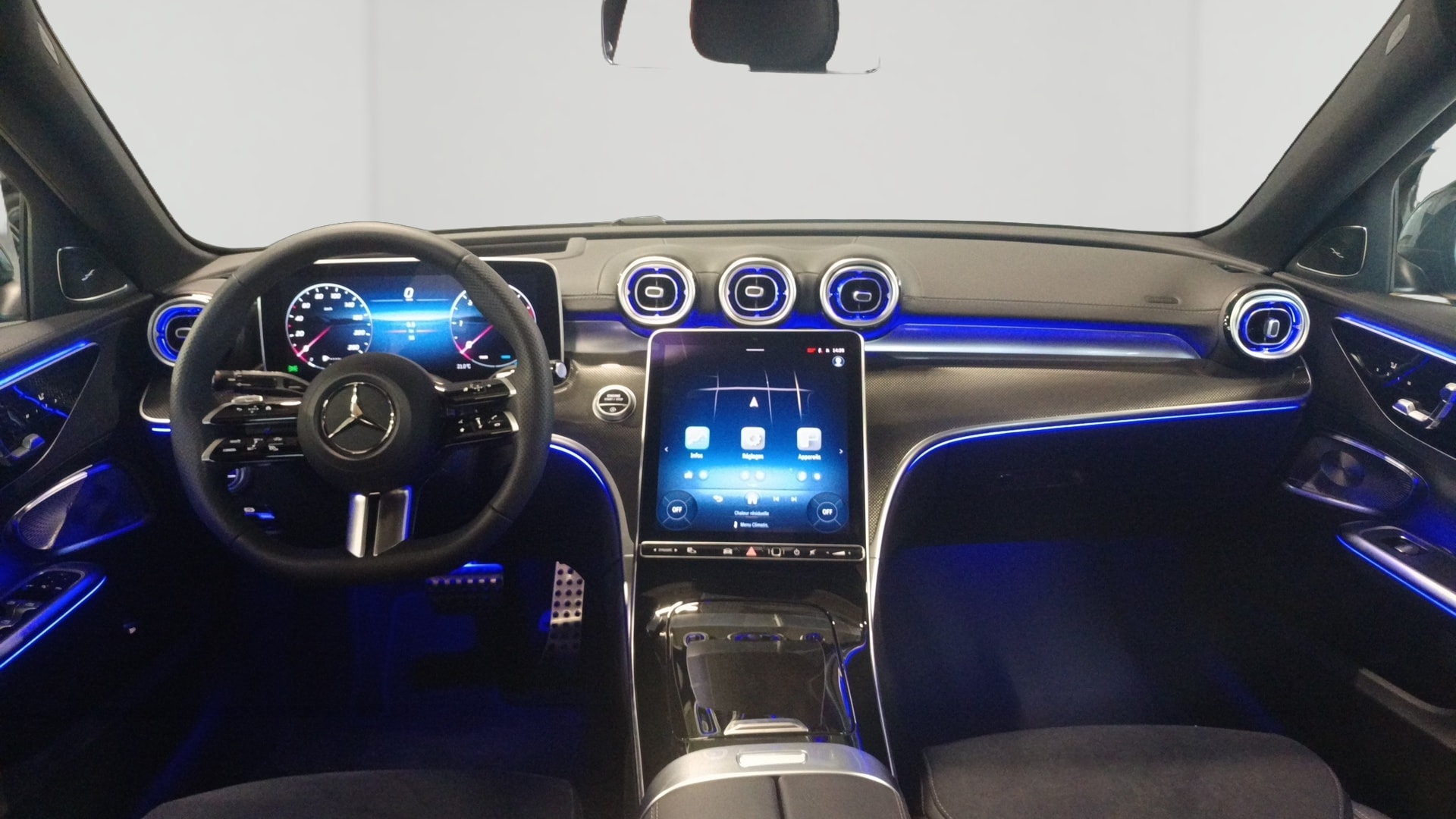 Mercedes-Benz Classe C 220 d 9G-Tronic AMG Line — Planche de bord