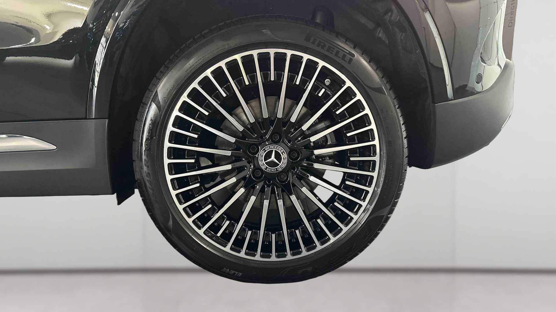 Mercedes-Benz EQA 250+ AMG Line — photo 13