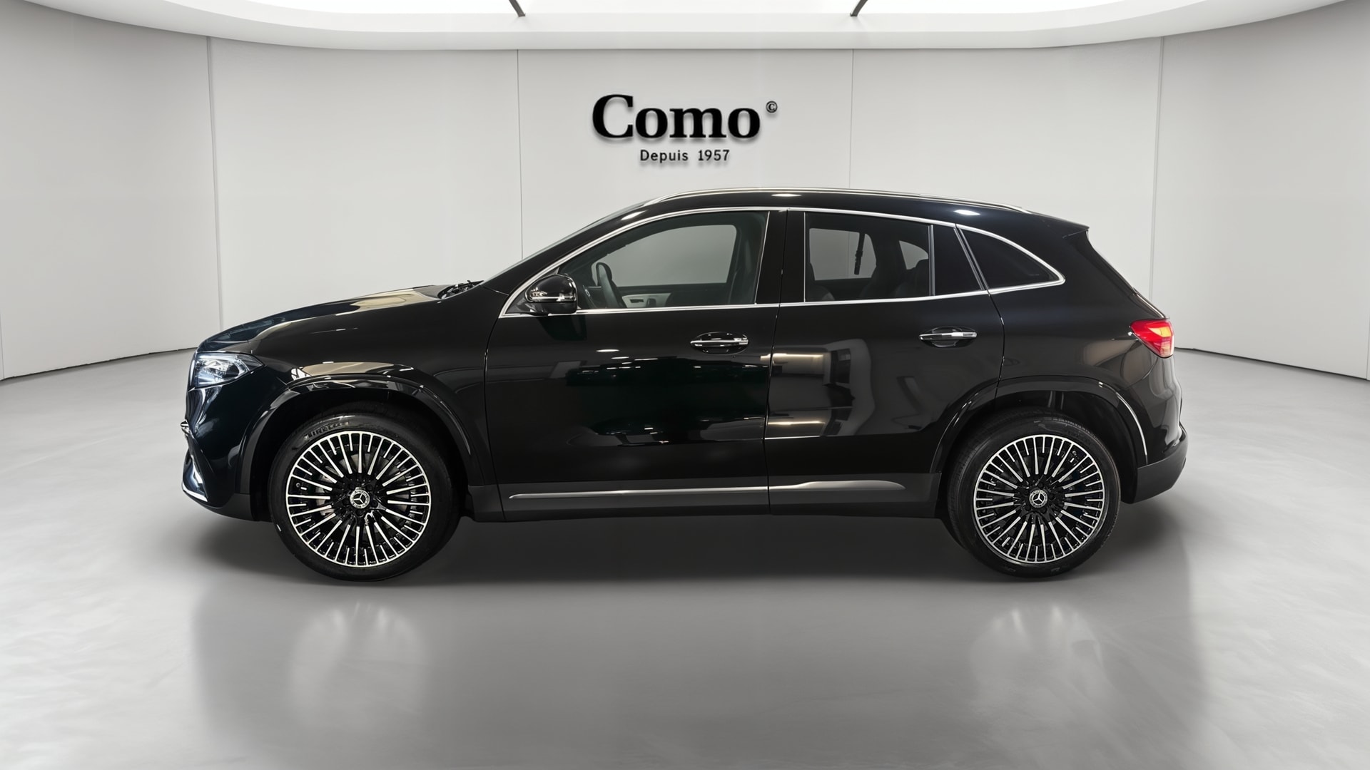 Mercedes-Benz EQA 250+ AMG Line — Profil gauche
