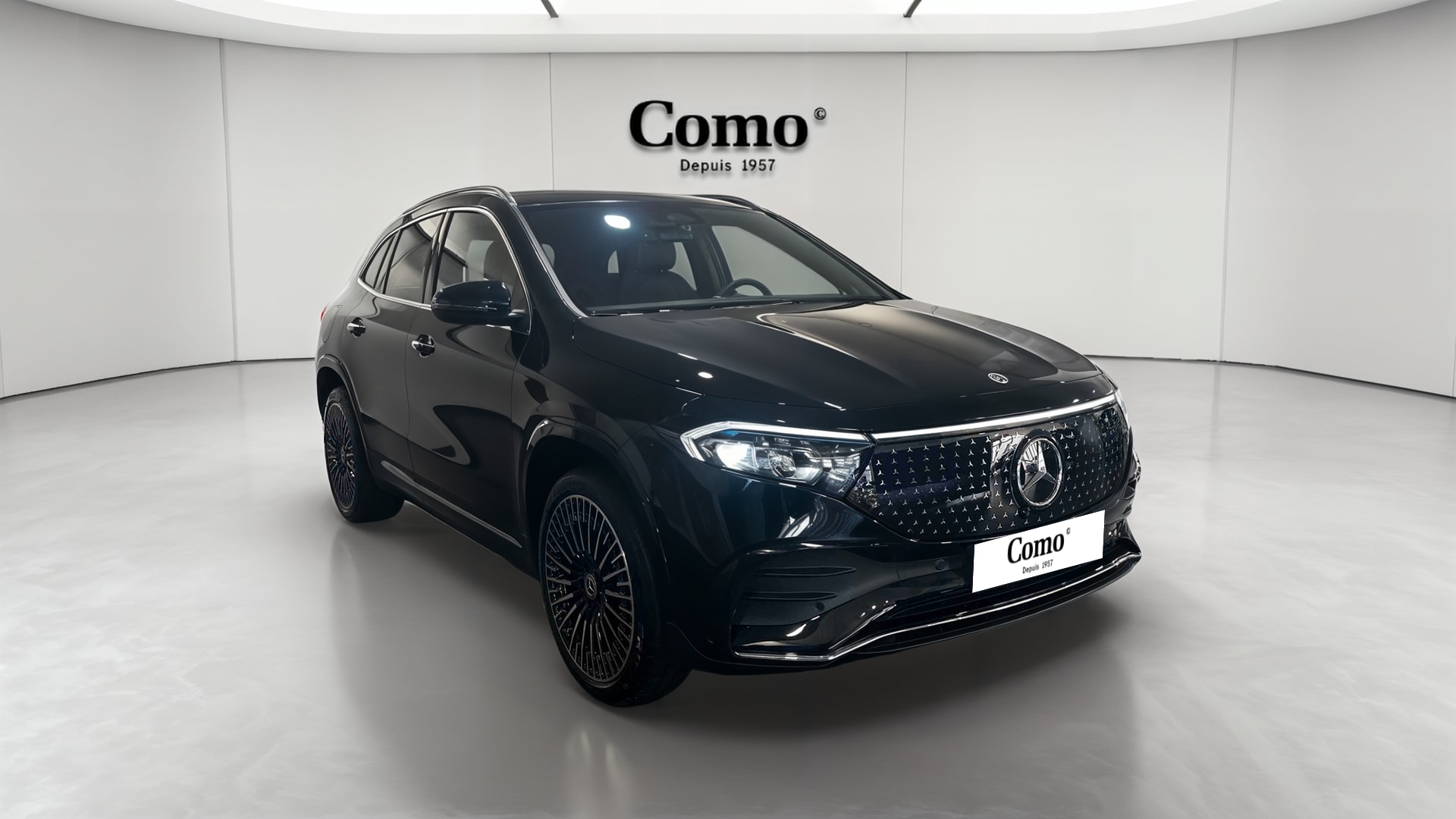 Mercedes-Benz EQA 250+ AMG Line — 3/4 avant droit