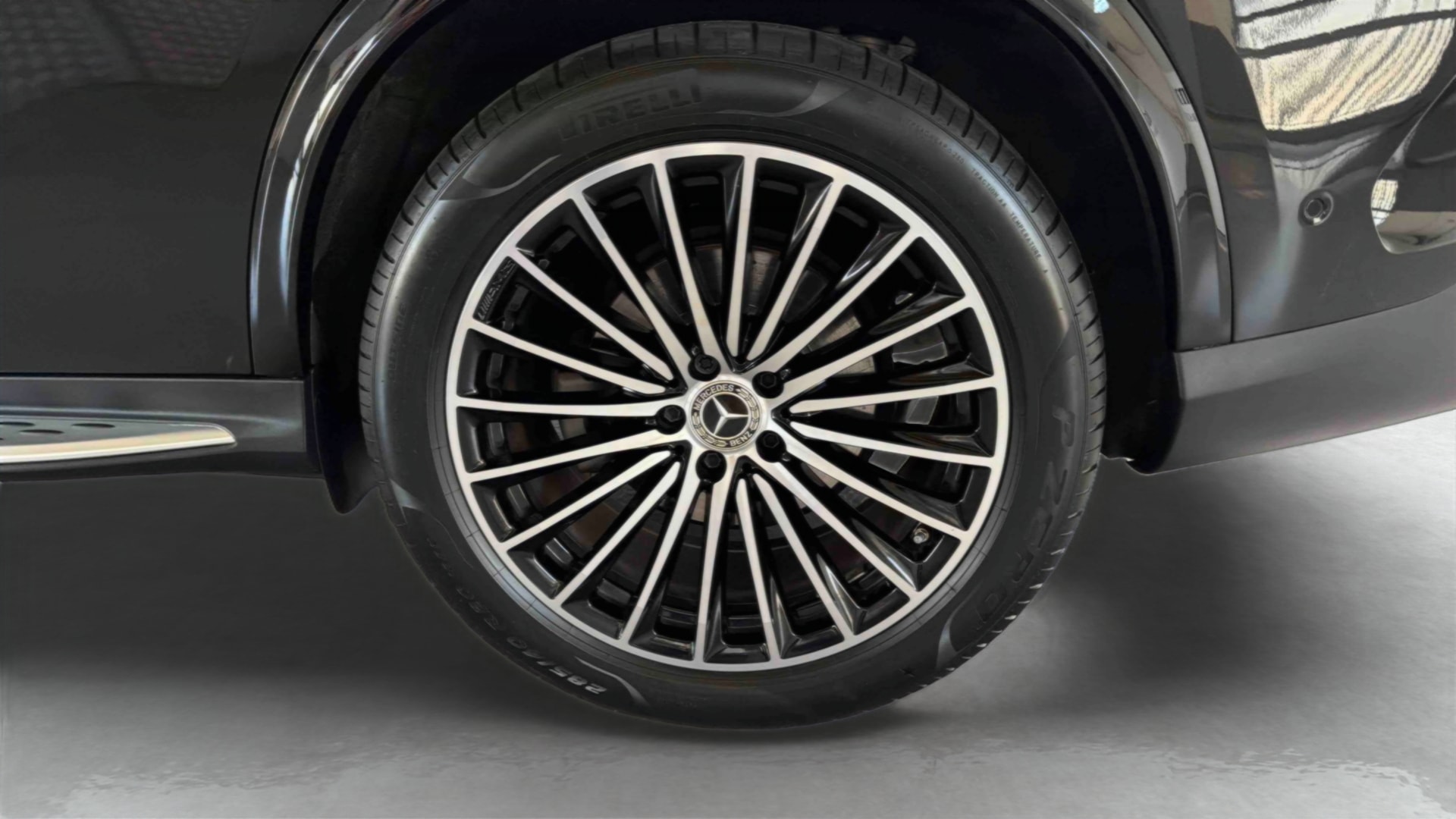 Mercedes-Benz GLC Coupe 220 d 4Matic AMG Line — Pneu avant gauche
