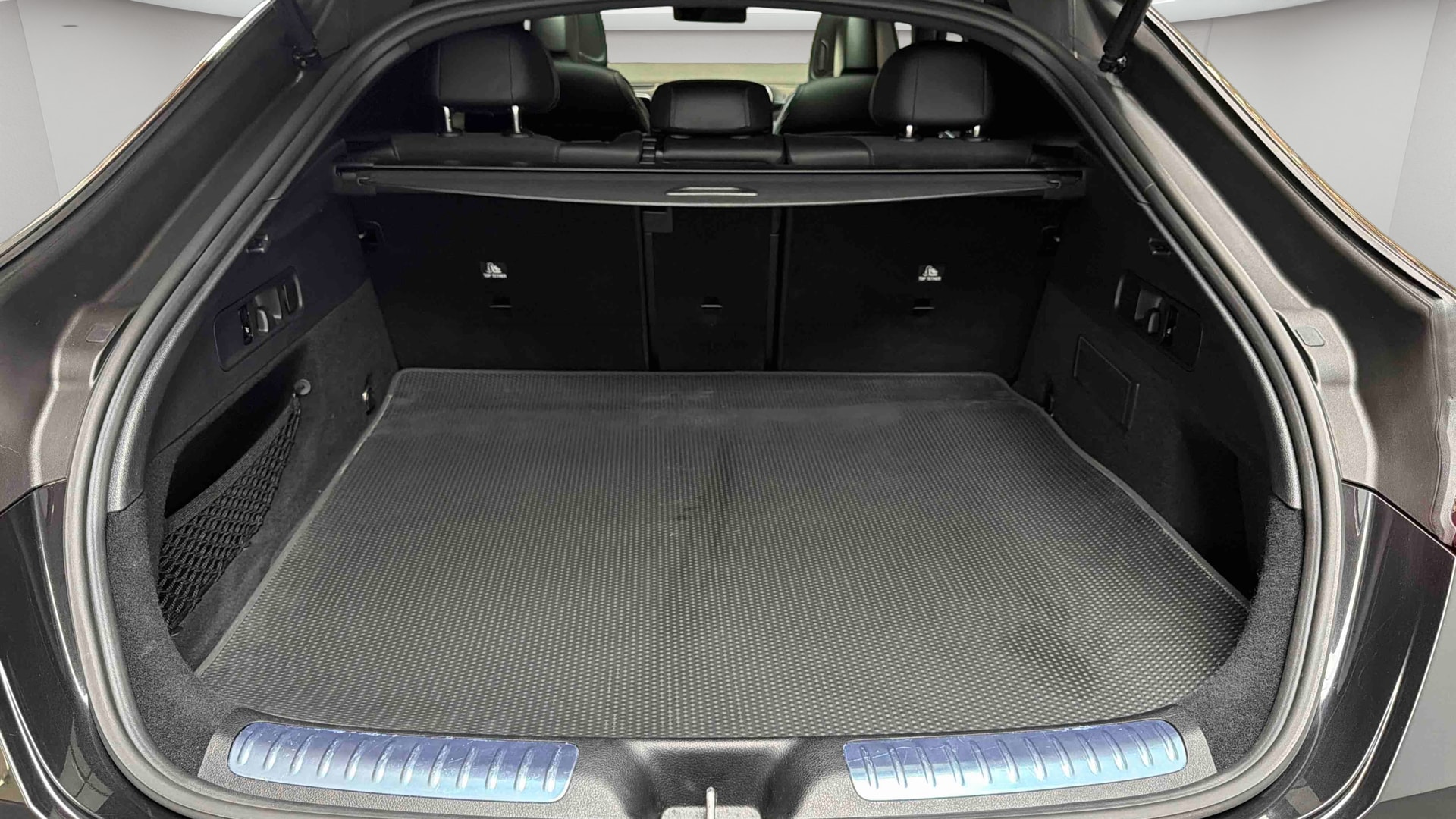 Mercedes-Benz GLC Coupe 220 d 4Matic AMG Line — Coffre