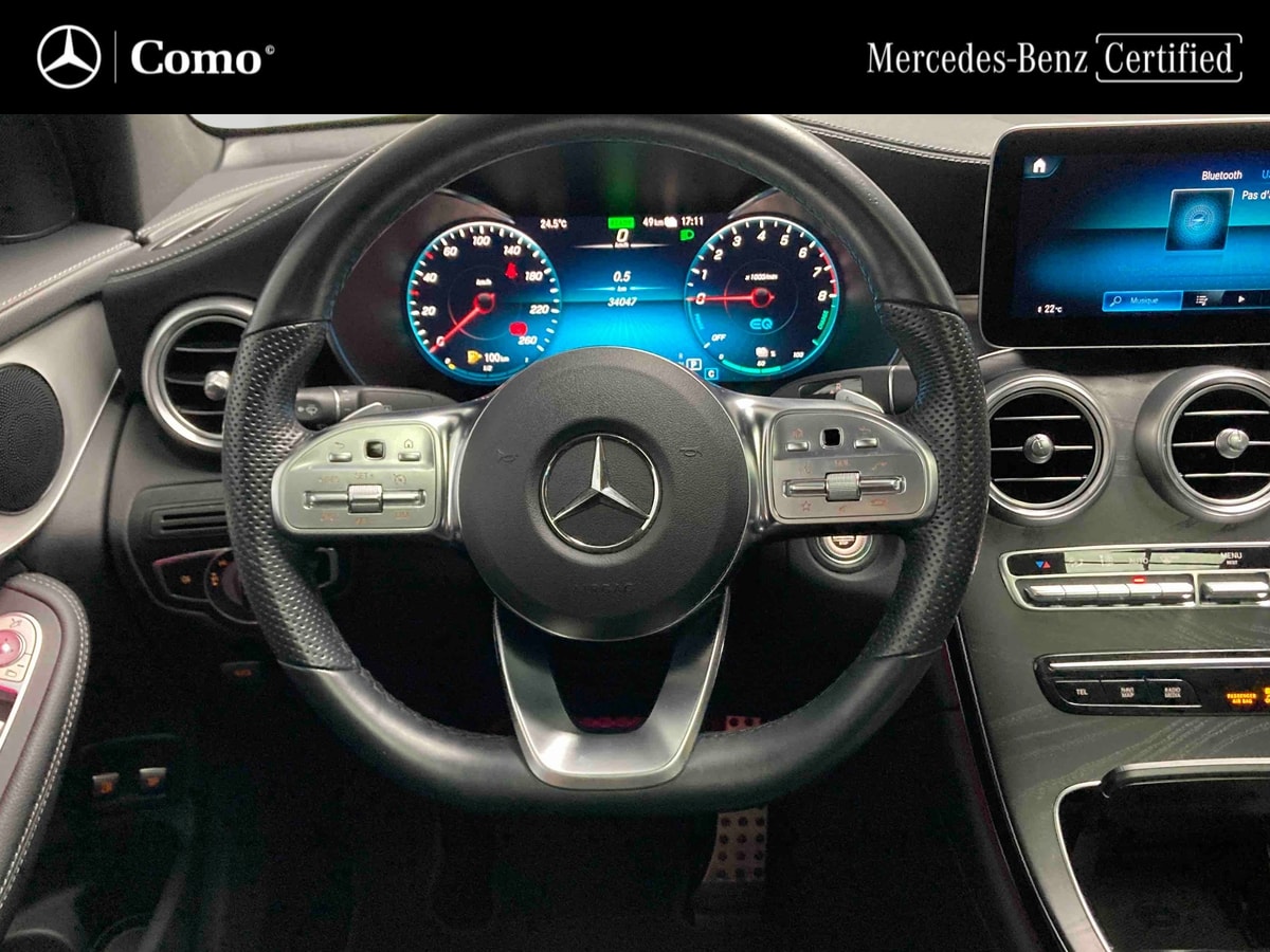 Mercedes-Benz GLC Coupé 300 e 9G-Tronic 4Matic AMG Line — Poste de pilotage