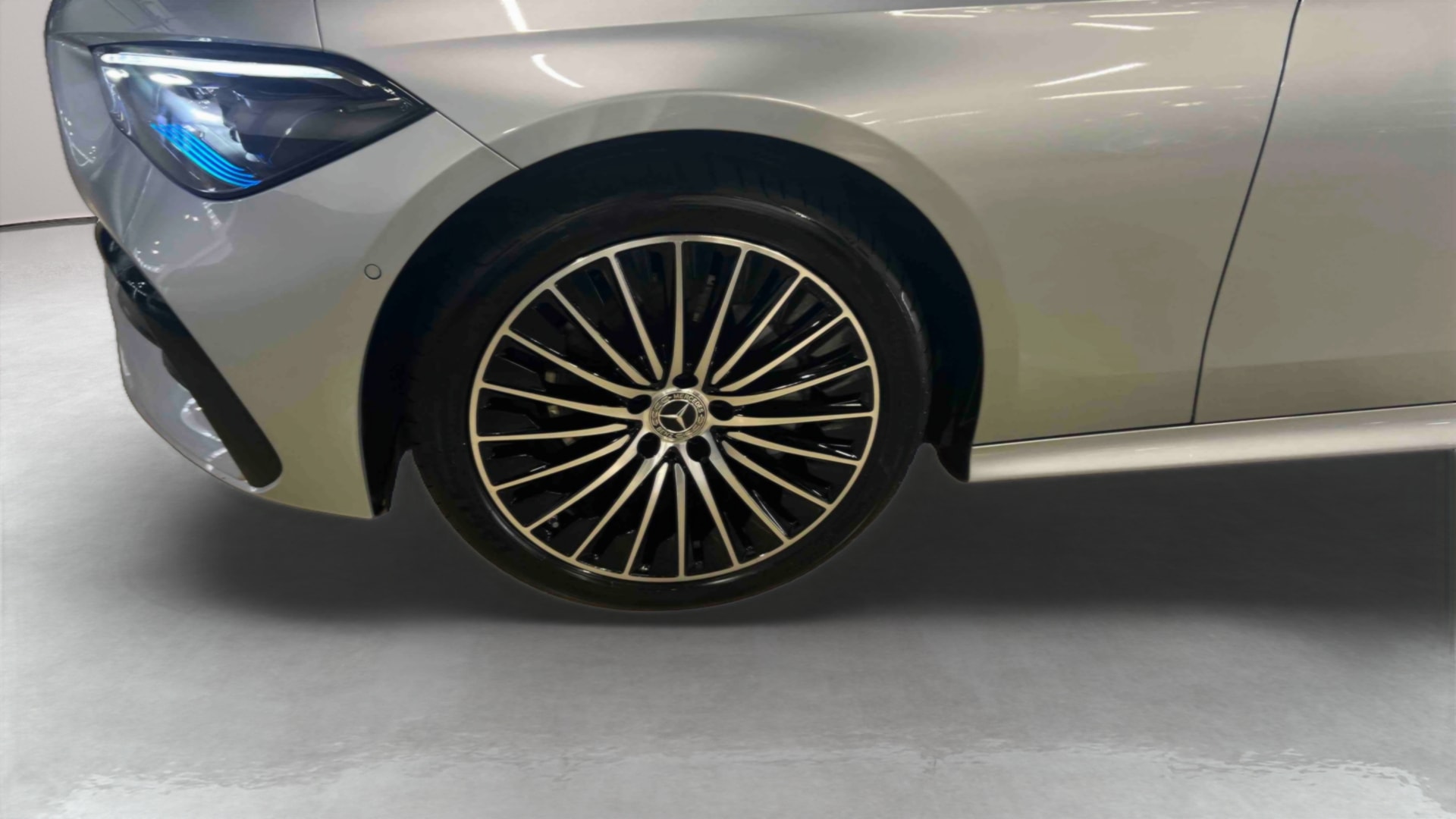 Mercedes-Benz CLE Coupé 200 9G-Tronic AMG Line — Pneu avant gauche