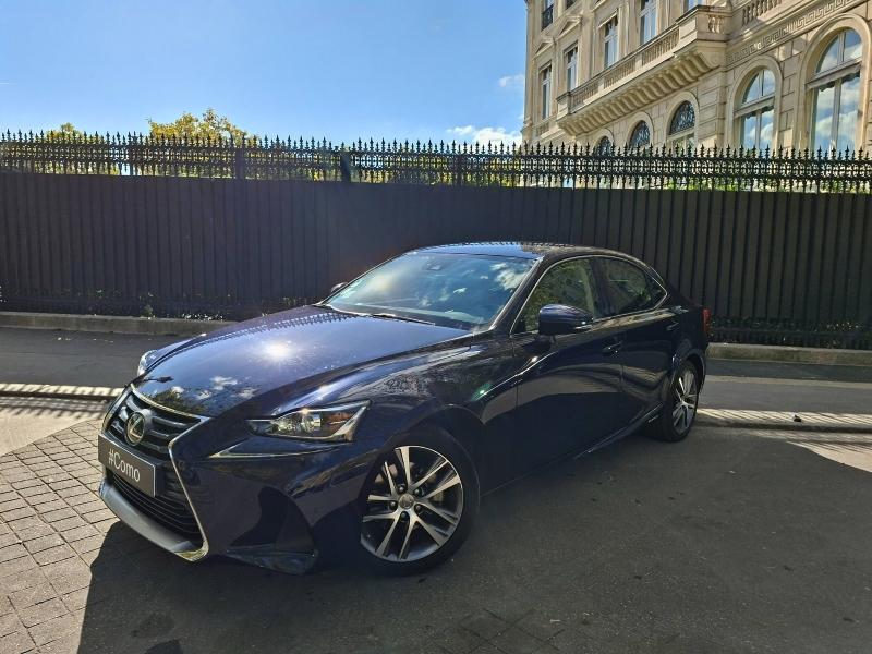 Lexus IS