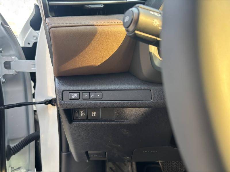Lexus LBX
