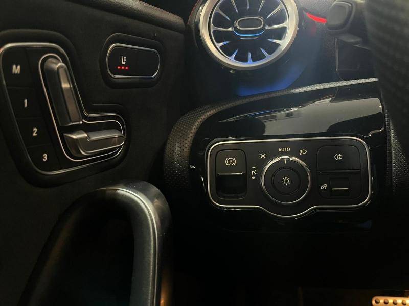 Mercedes-Benz CLA COUPE