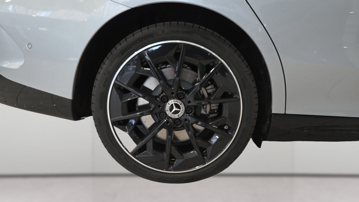 Mercedes-Benz CLA SHOOTING BRAKE EQ